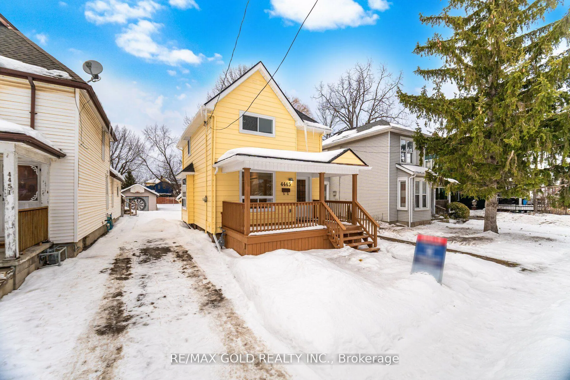 Photo 4 of 4445 Simcoe Street, Niagara Falls, Downtown — HOMEH