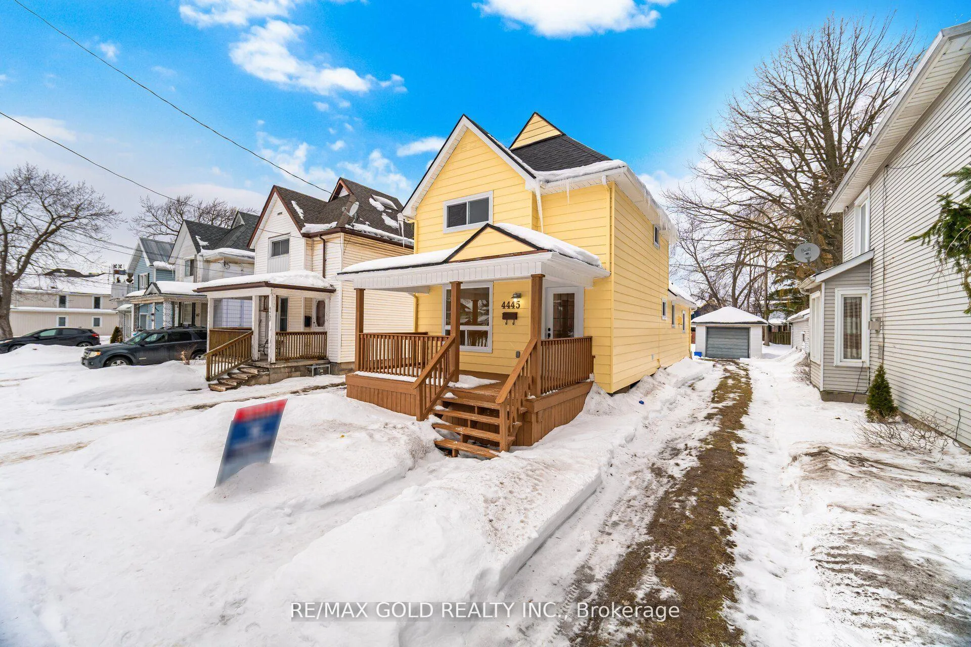 Photo 5 of 4445 Simcoe Street, Niagara Falls, Downtown — HOMEH