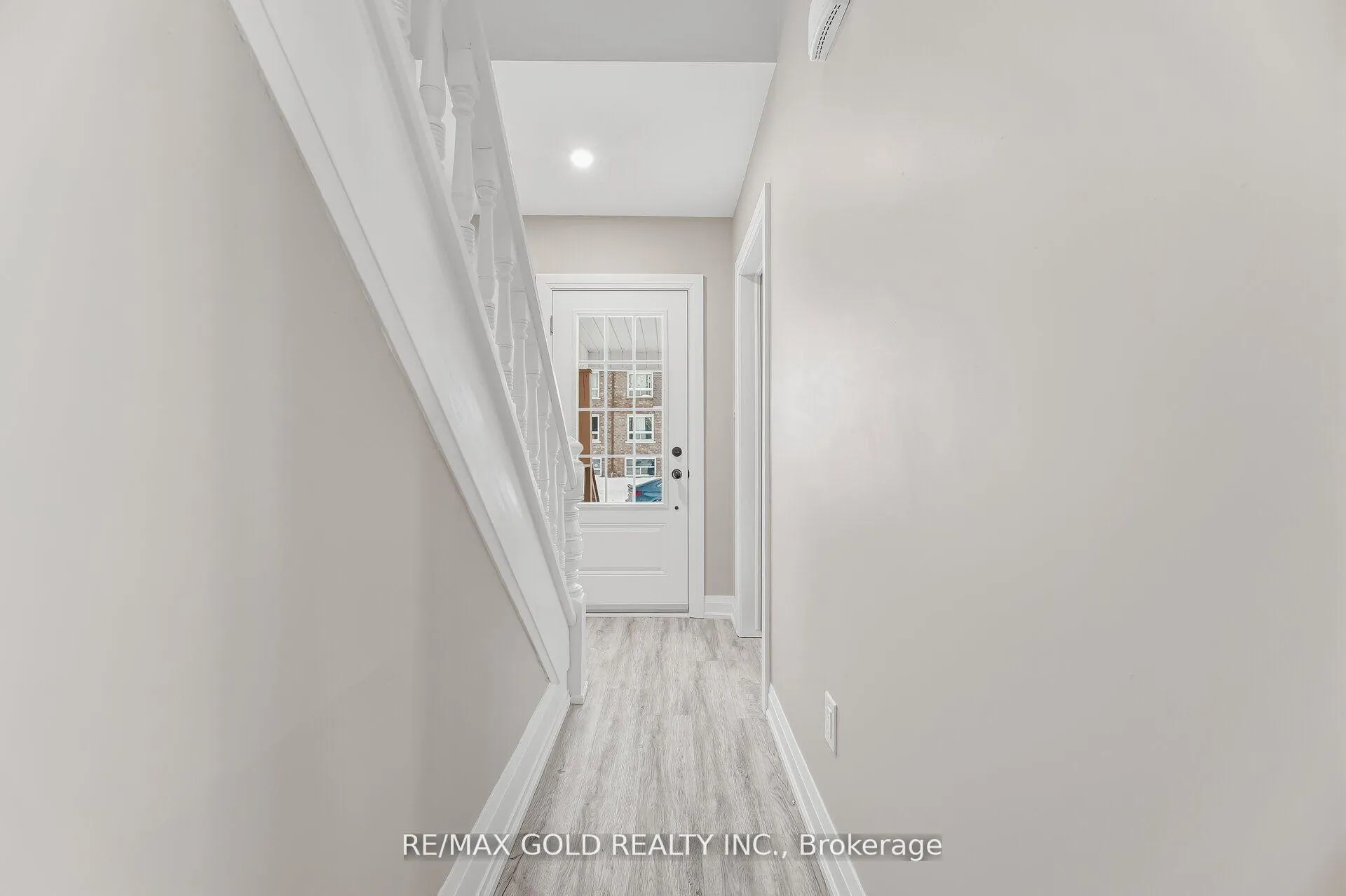 Photo 10 of 4445 Simcoe Street, Niagara Falls, Downtown — HOMEH