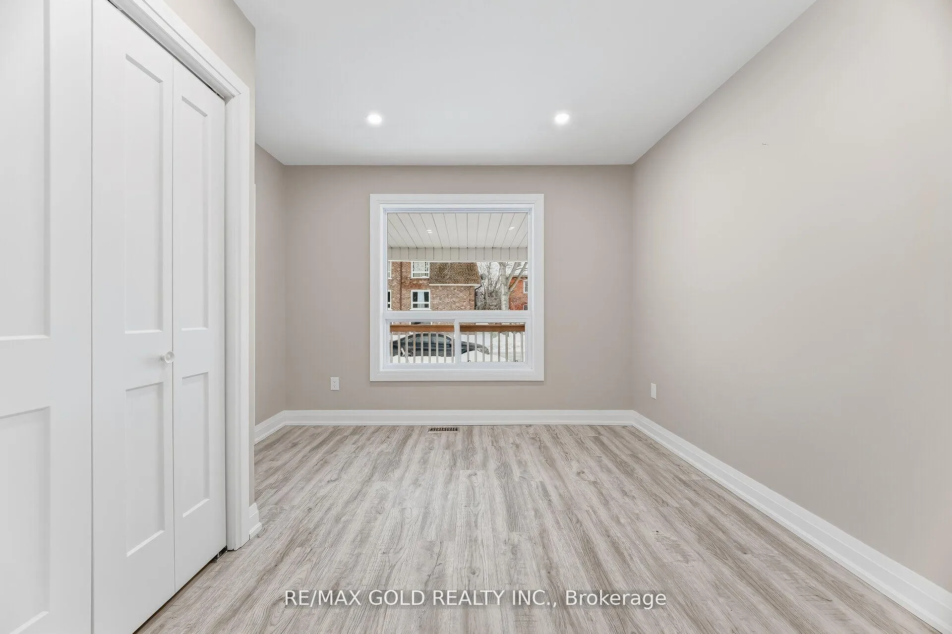 Photo 12 of 4445 Simcoe Street, Niagara Falls, Downtown — HOMEH
