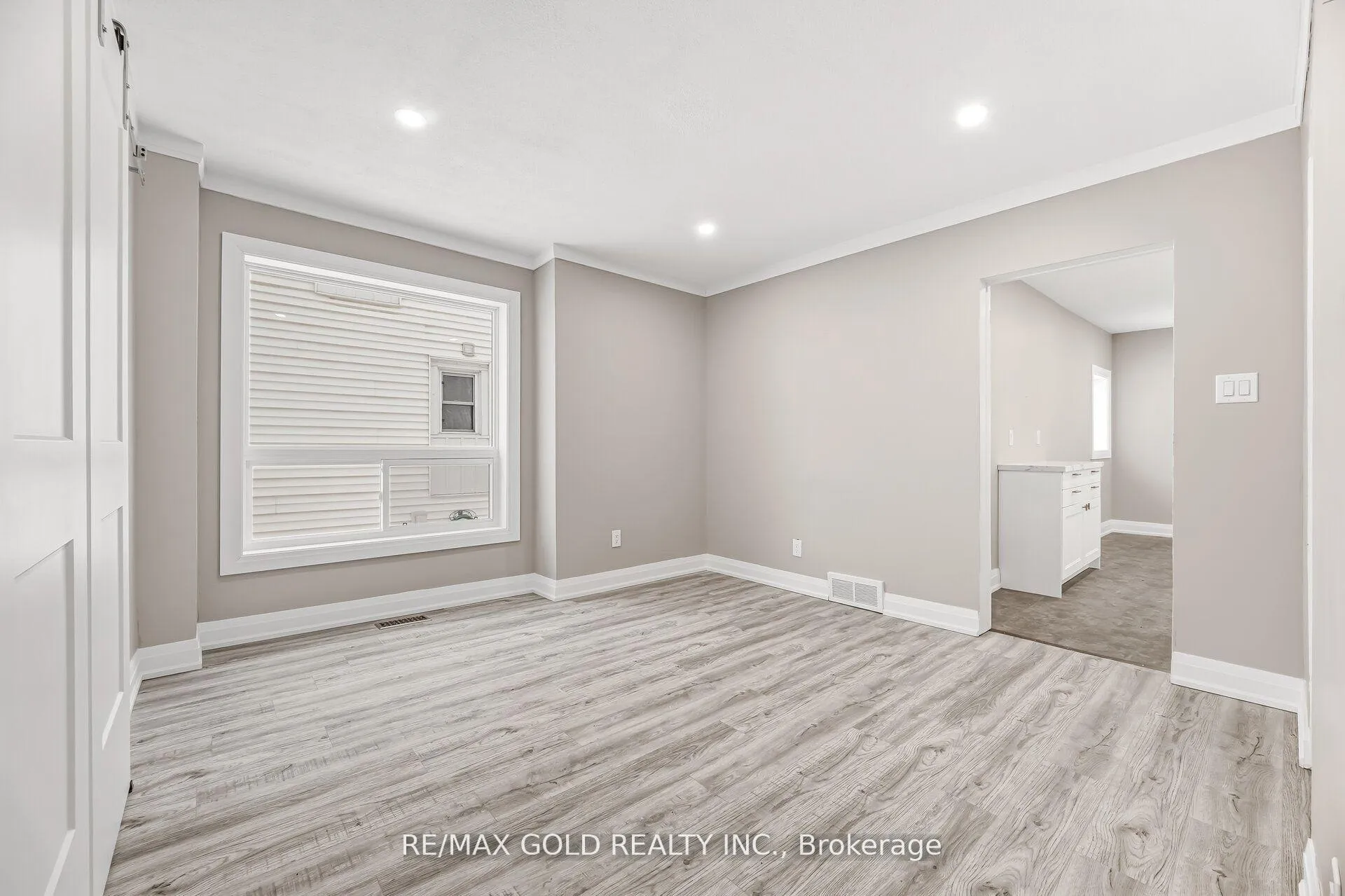 Photo 16 of 4445 Simcoe Street, Niagara Falls, Downtown — HOMEH