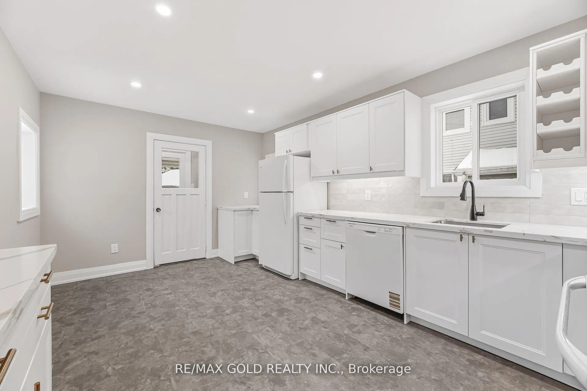 Photo 18 of 4445 Simcoe Street, Niagara Falls, Downtown — HOMEH