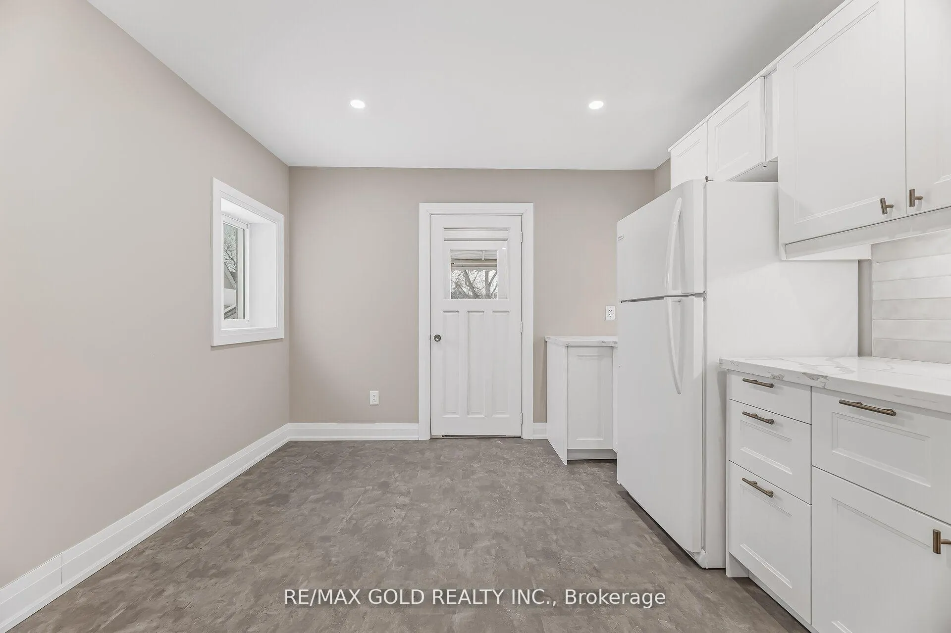 Photo 21 of 4445 Simcoe Street, Niagara Falls, Downtown — HOMEH