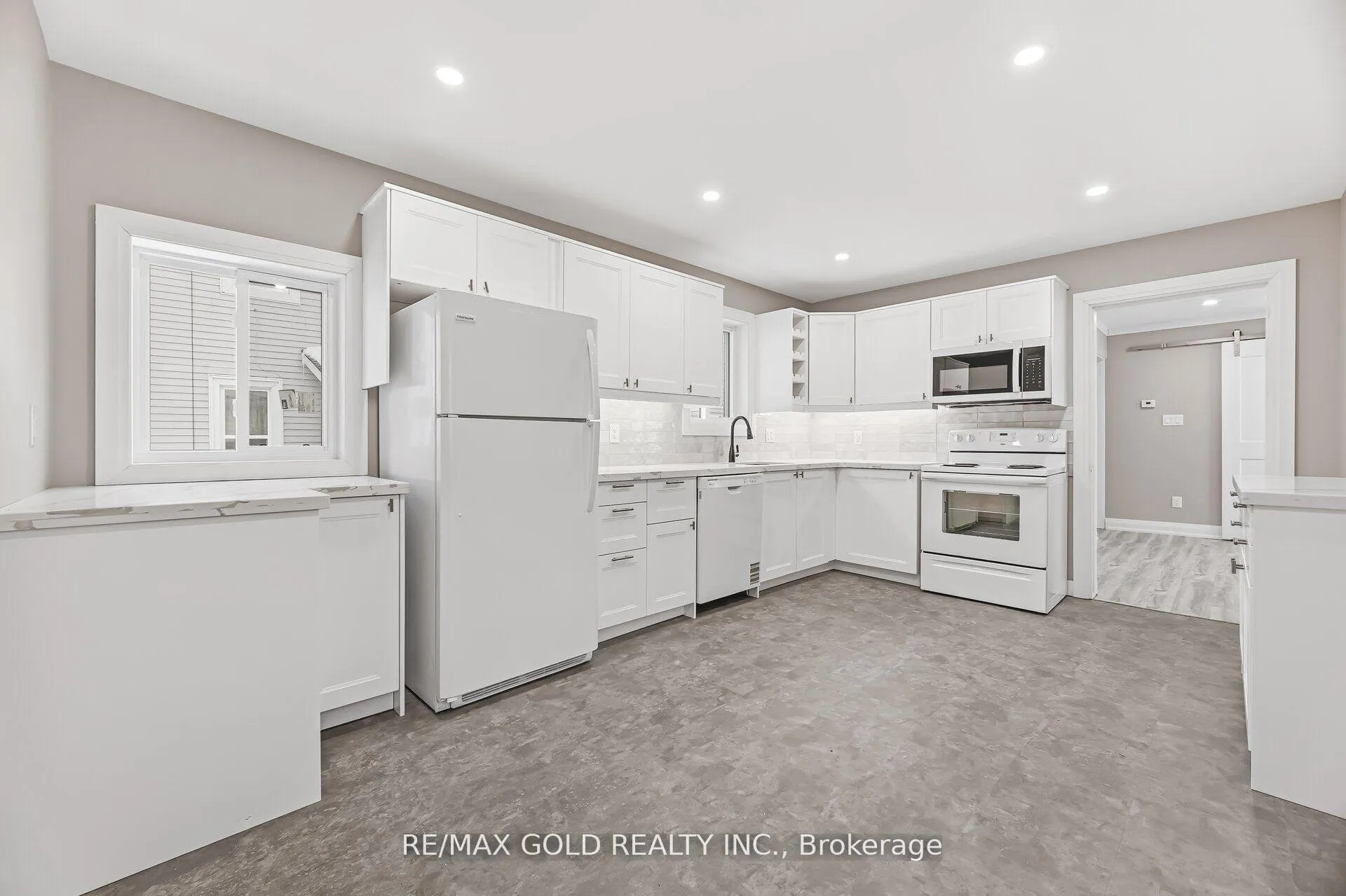 Photo 23 of 4445 Simcoe Street, Niagara Falls, Downtown — HOMEH