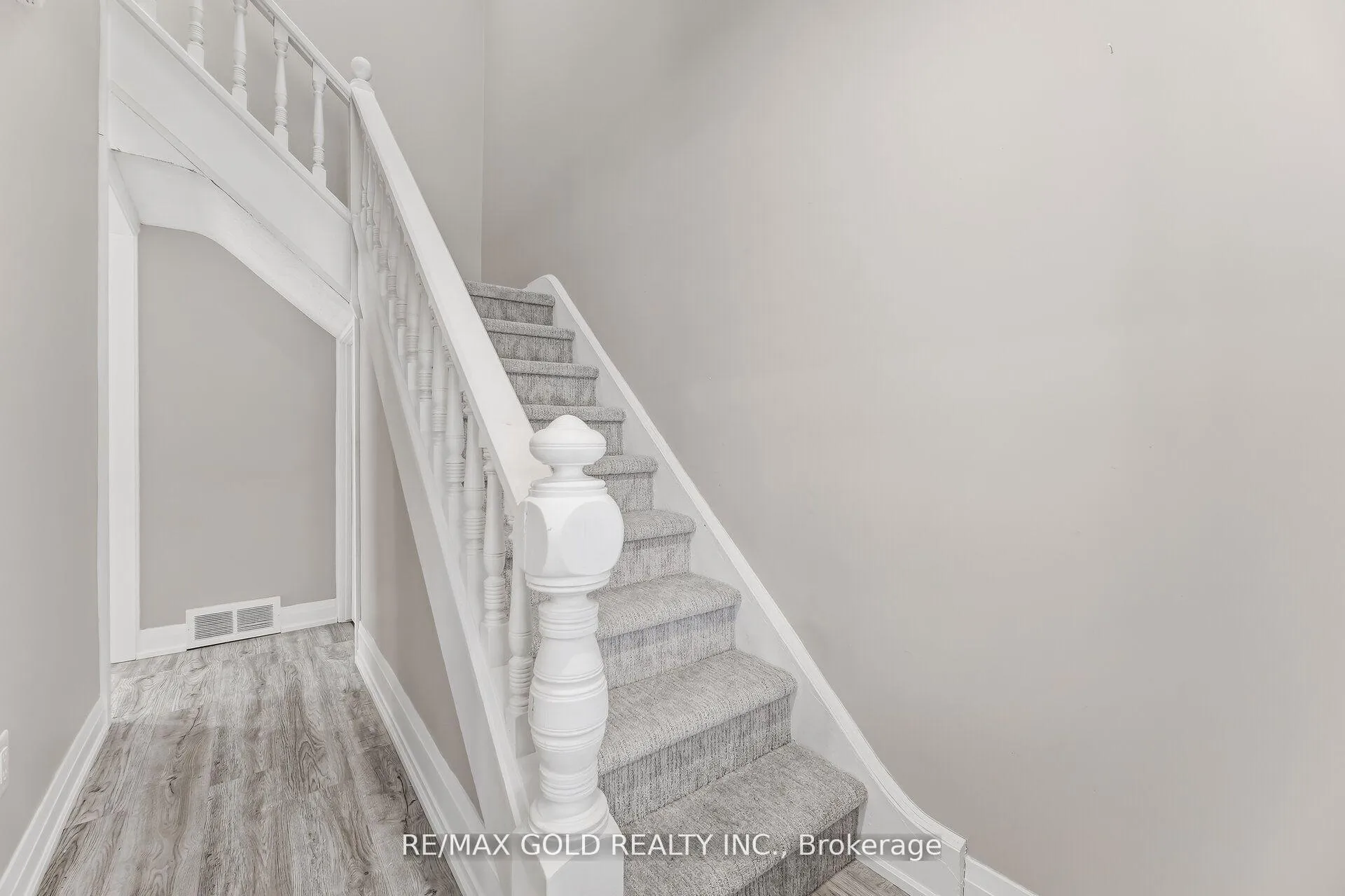 Photo 26 of 4445 Simcoe Street, Niagara Falls, Downtown — HOMEH