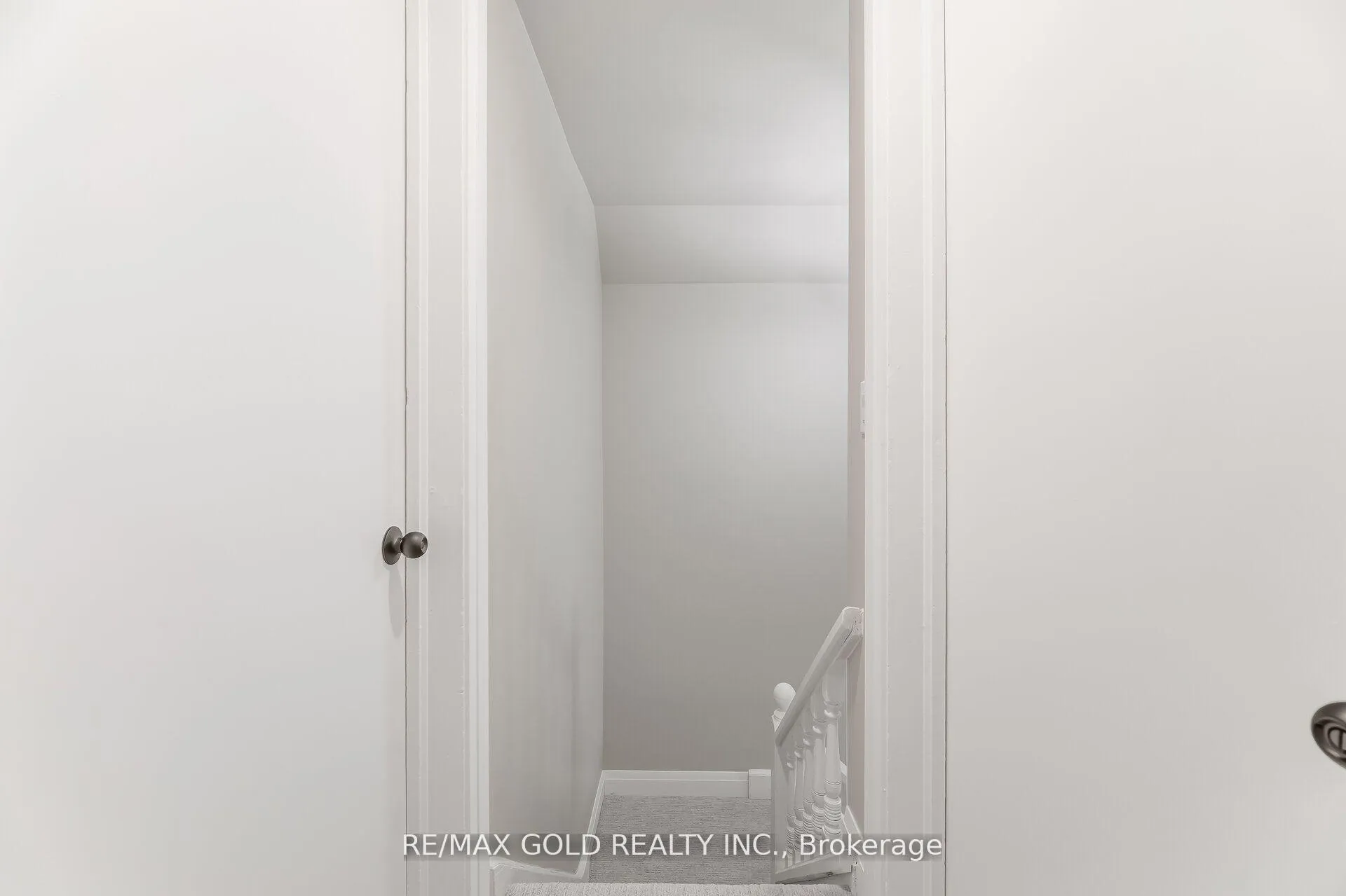 Photo 27 of 4445 Simcoe Street, Niagara Falls, Downtown — HOMEH