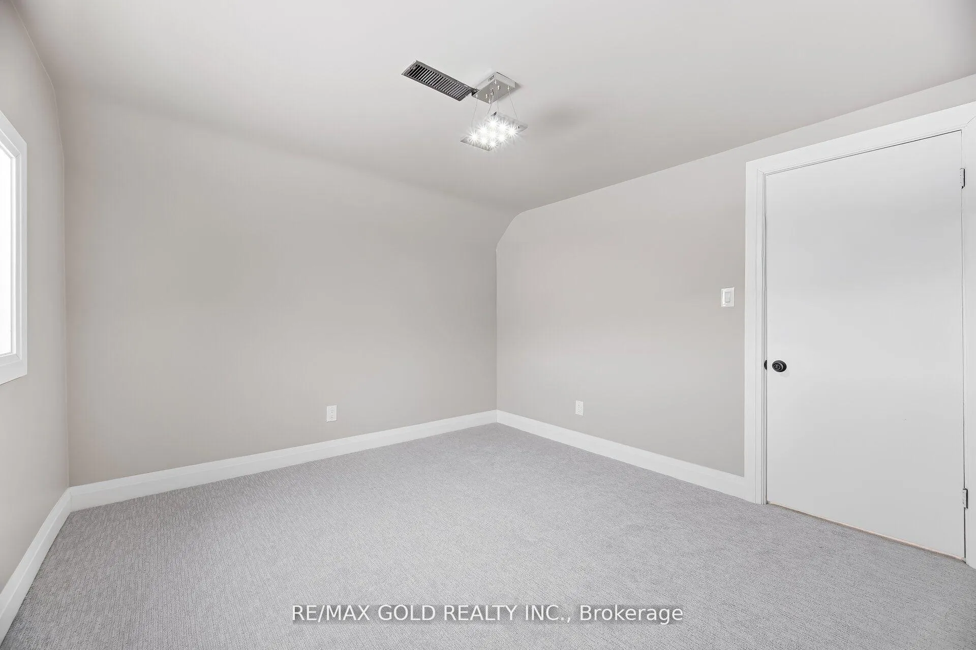 Photo 29 of 4445 Simcoe Street, Niagara Falls, Downtown — HOMEH
