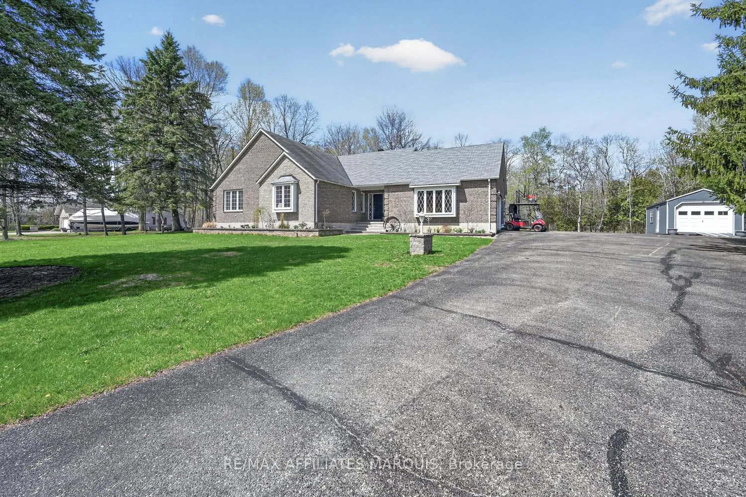 Photo 5 of 8 Tudor Circle, Rideau Lakes, Rideau Lakes (South Elmsley) Twp — HOMEH
