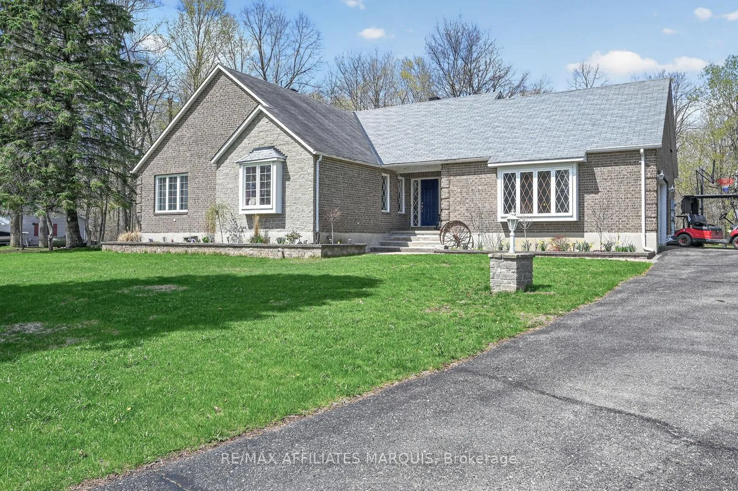 Photo 6 of 8 Tudor Circle, Rideau Lakes, Rideau Lakes (South Elmsley) Twp — HOMEH