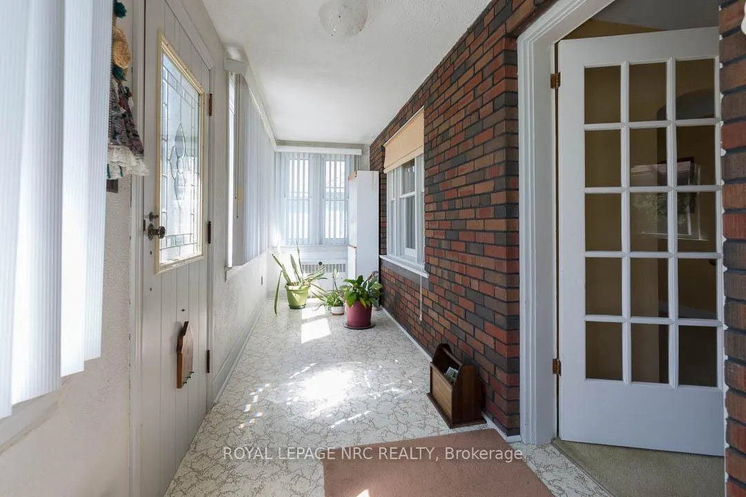 Photo 5 of 248 Wallace Avenue S, Welland, Lincoln/Crowland — HOMEH