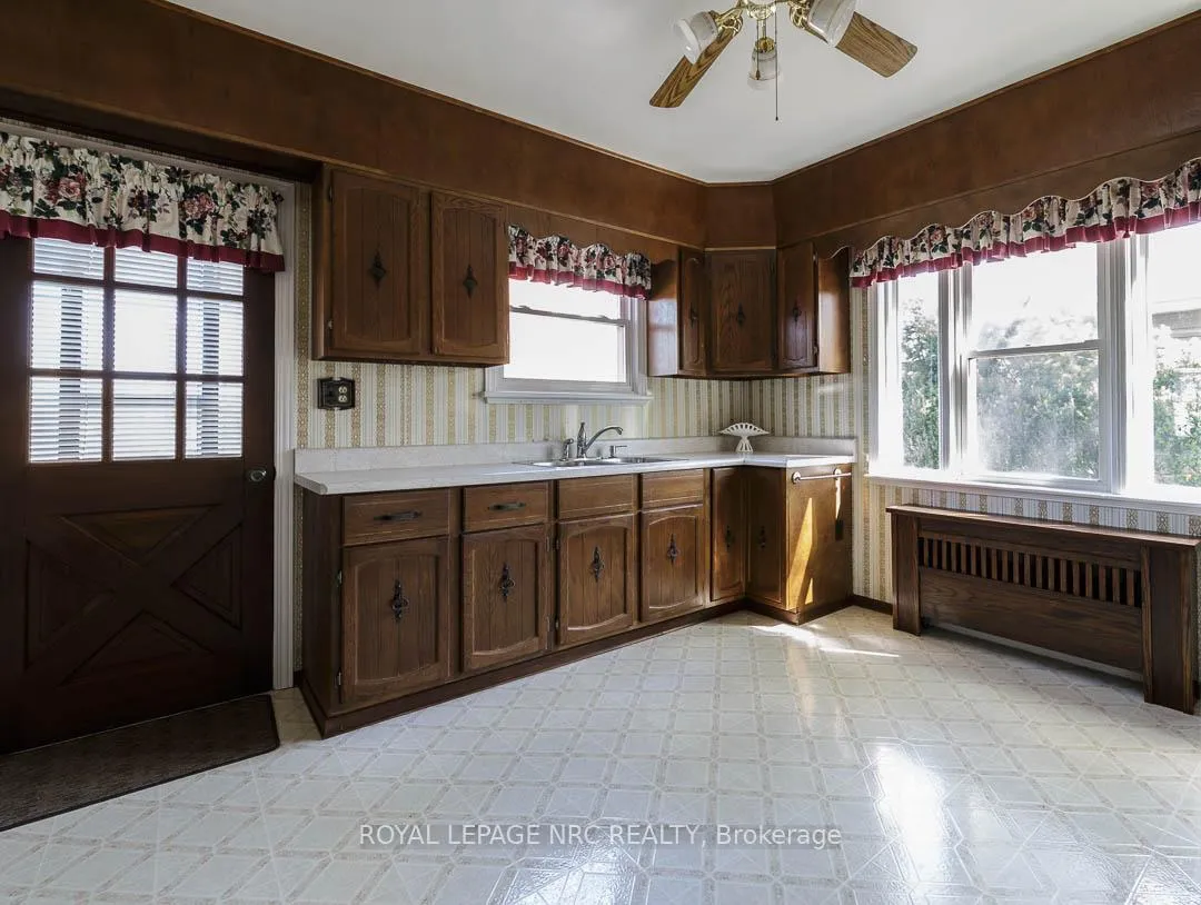 Photo 13 of 248 Wallace Avenue S, Welland, Lincoln/Crowland — HOMEH