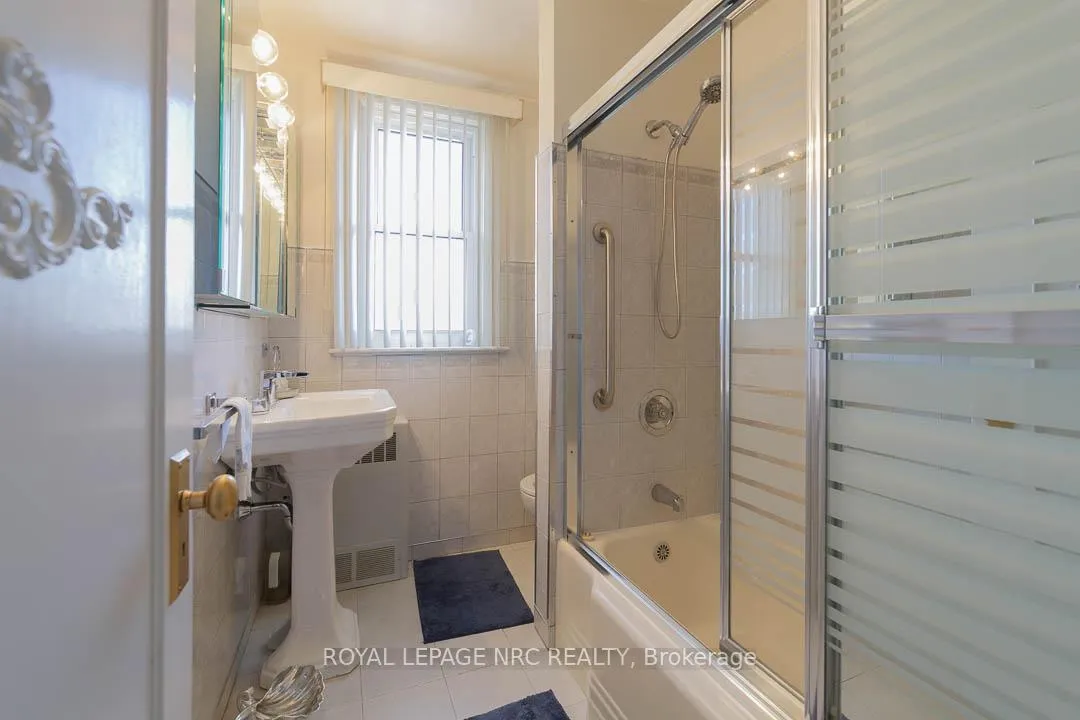 Photo 25 of 248 Wallace Avenue S, Welland, Lincoln/Crowland — HOMEH