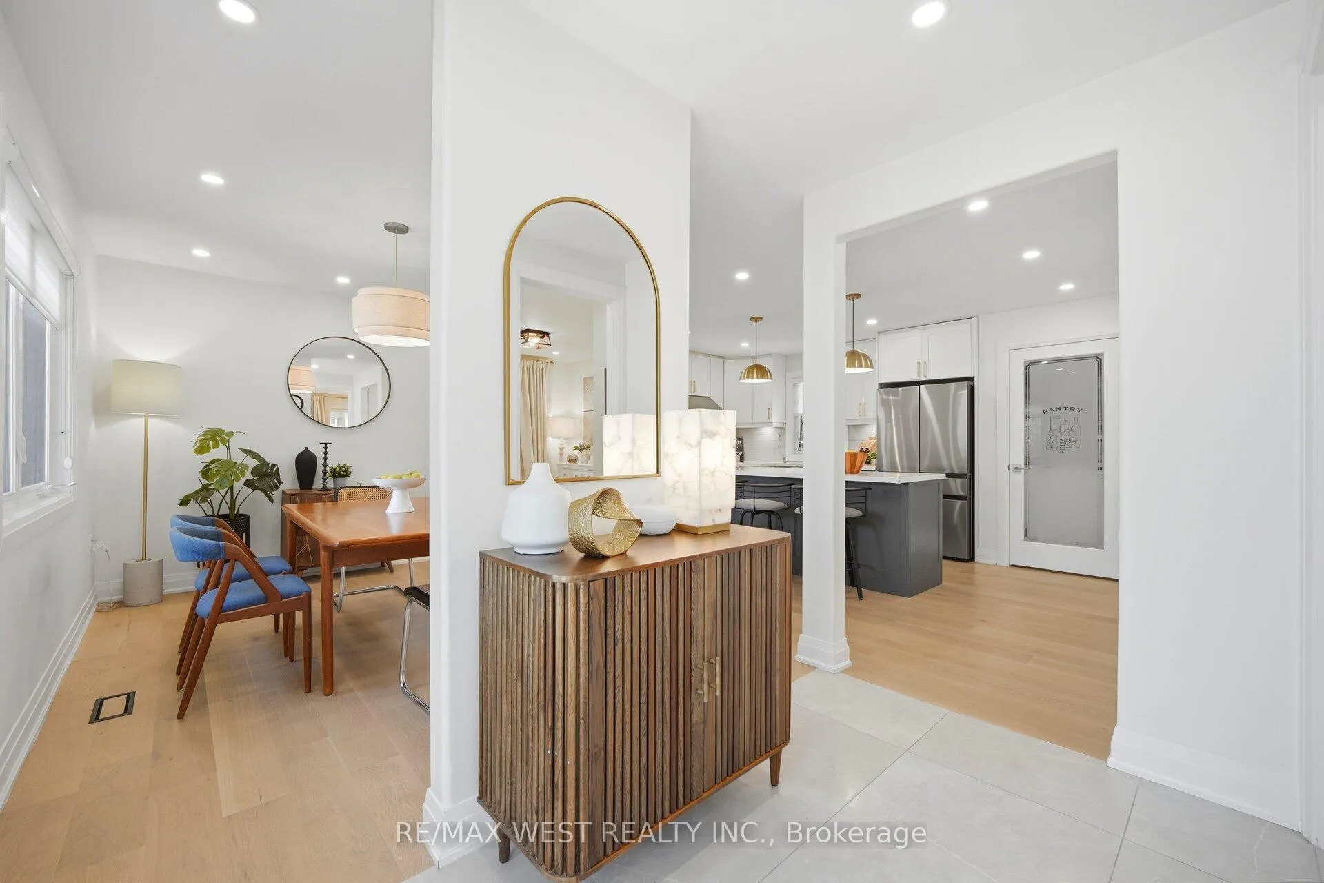 Photo 6 of 4 Avon Court, Whitby, Williamsburg — HOMEH