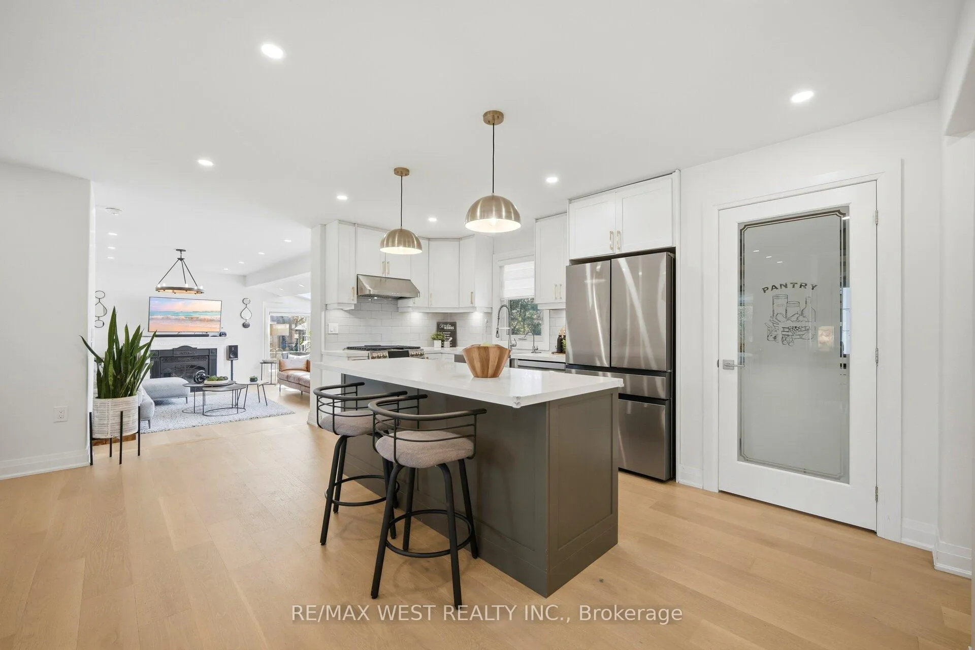 Photo 7 of 4 Avon Court, Whitby, Williamsburg — HOMEH