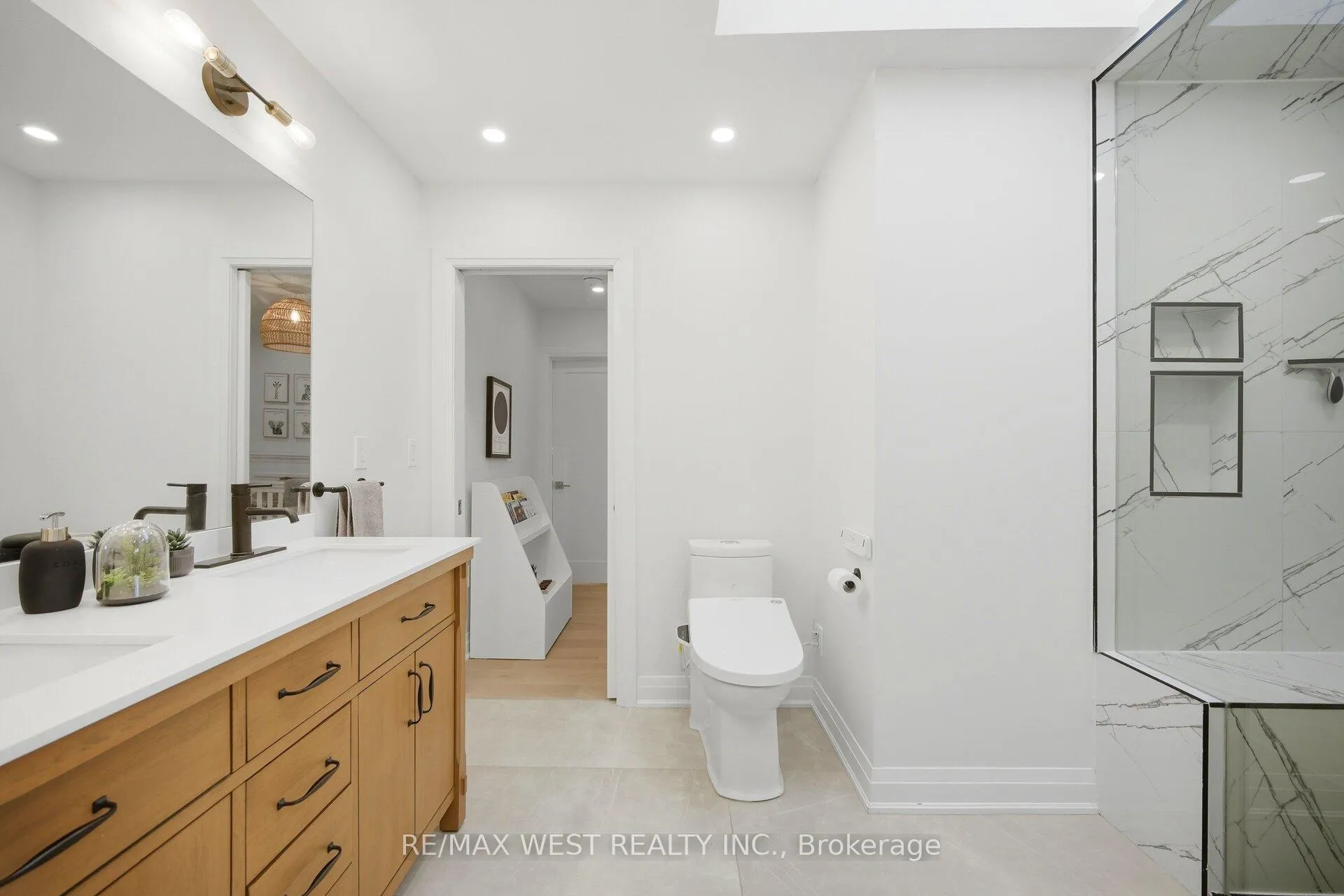 Photo 26 of 4 Avon Court, Whitby, Williamsburg — HOMEH