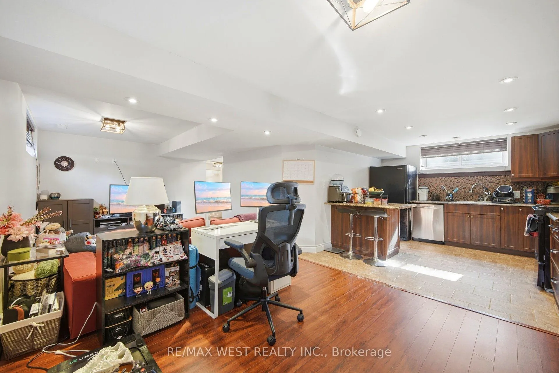 Photo 38 of 4 Avon Court, Whitby, Williamsburg — HOMEH
