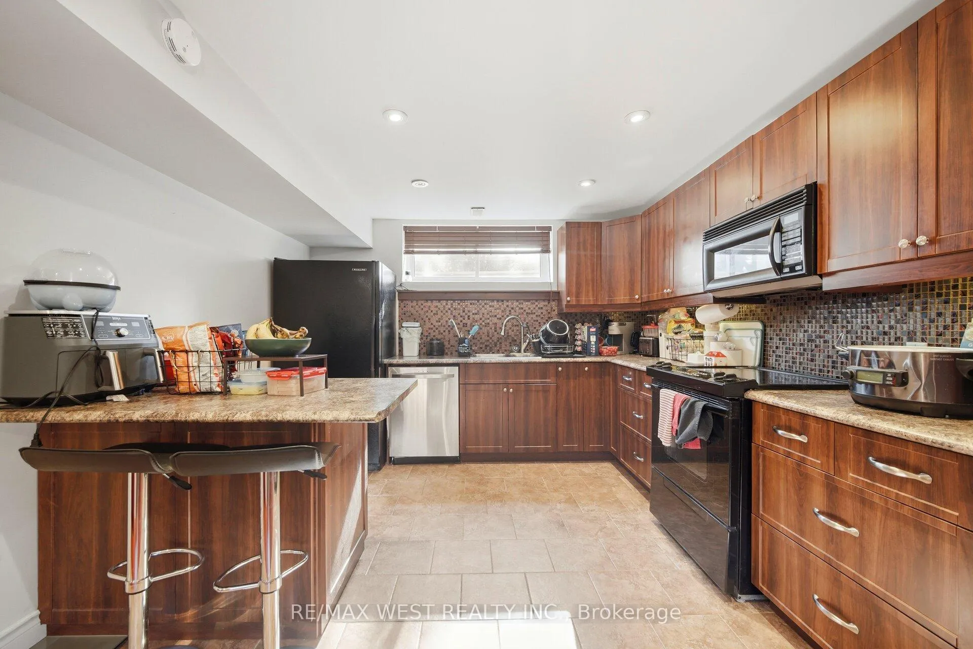 Photo 39 of 4 Avon Court, Whitby, Williamsburg — HOMEH