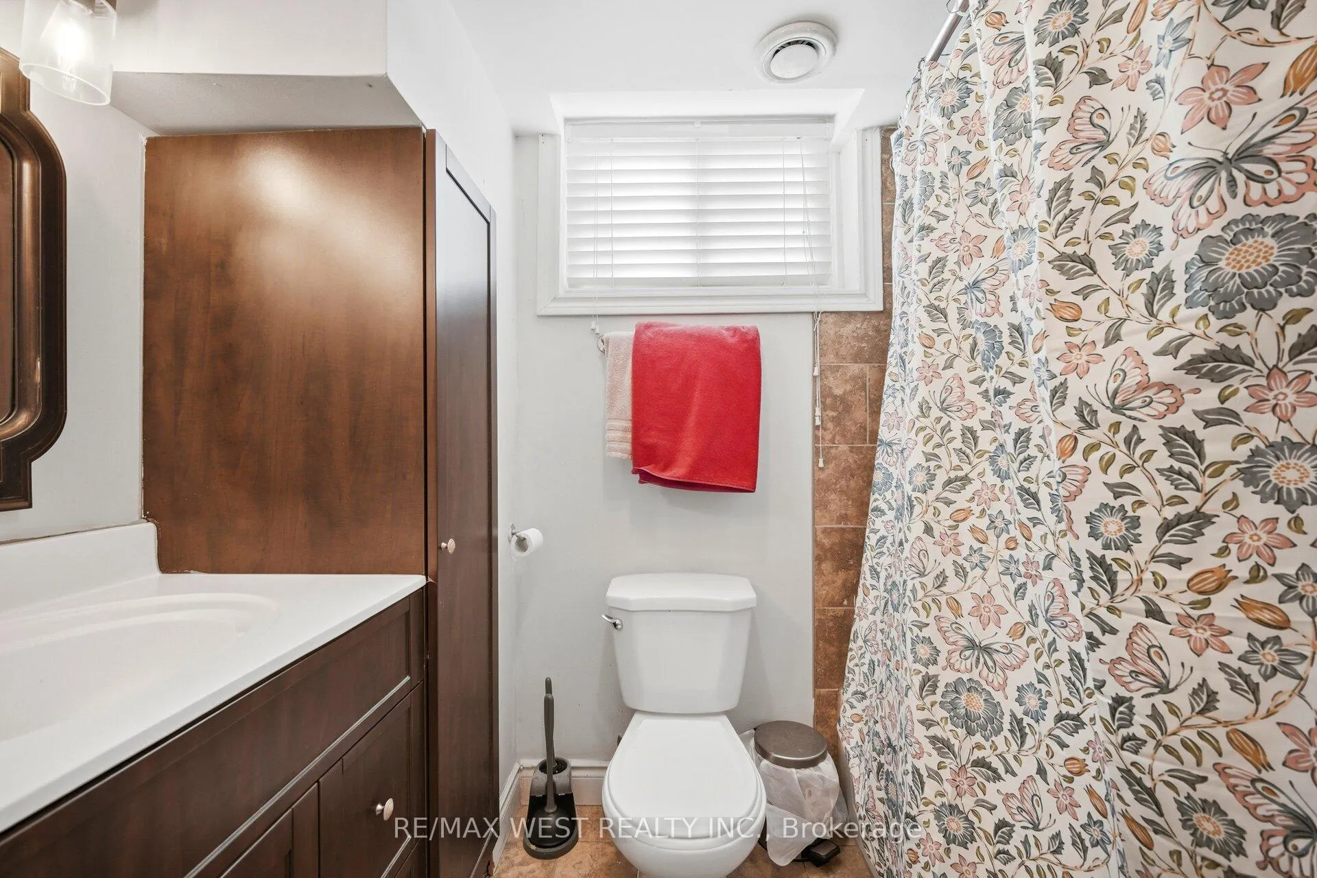 Photo 44 of 4 Avon Court, Whitby, Williamsburg — HOMEH