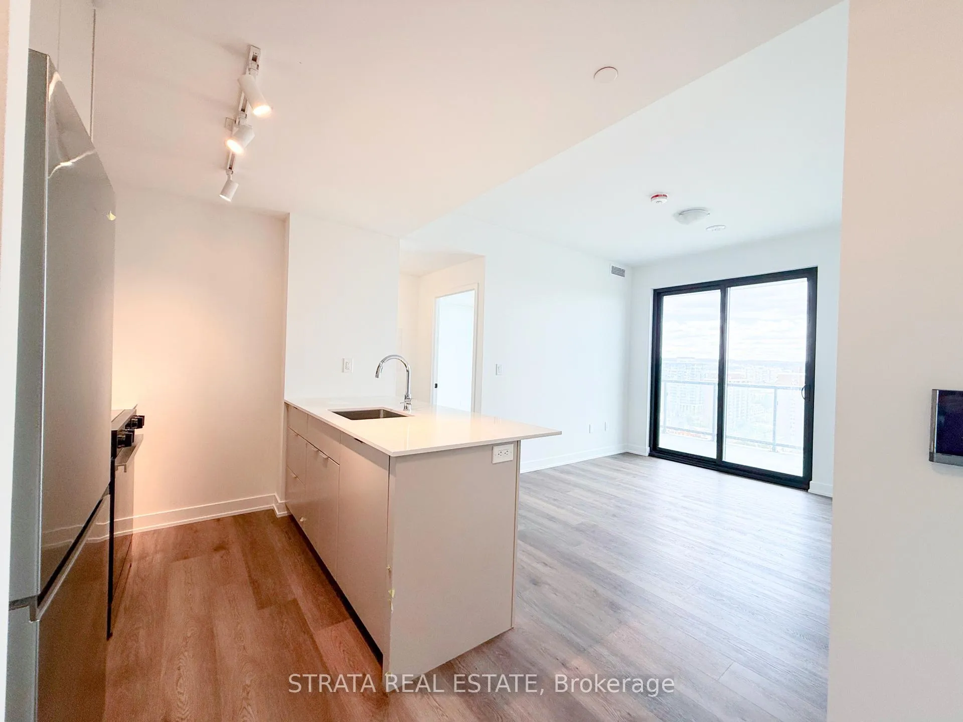 Photo 2 of Unit 1601, 2075 Lakeshore Road, Burlington, Brant — HOMEH