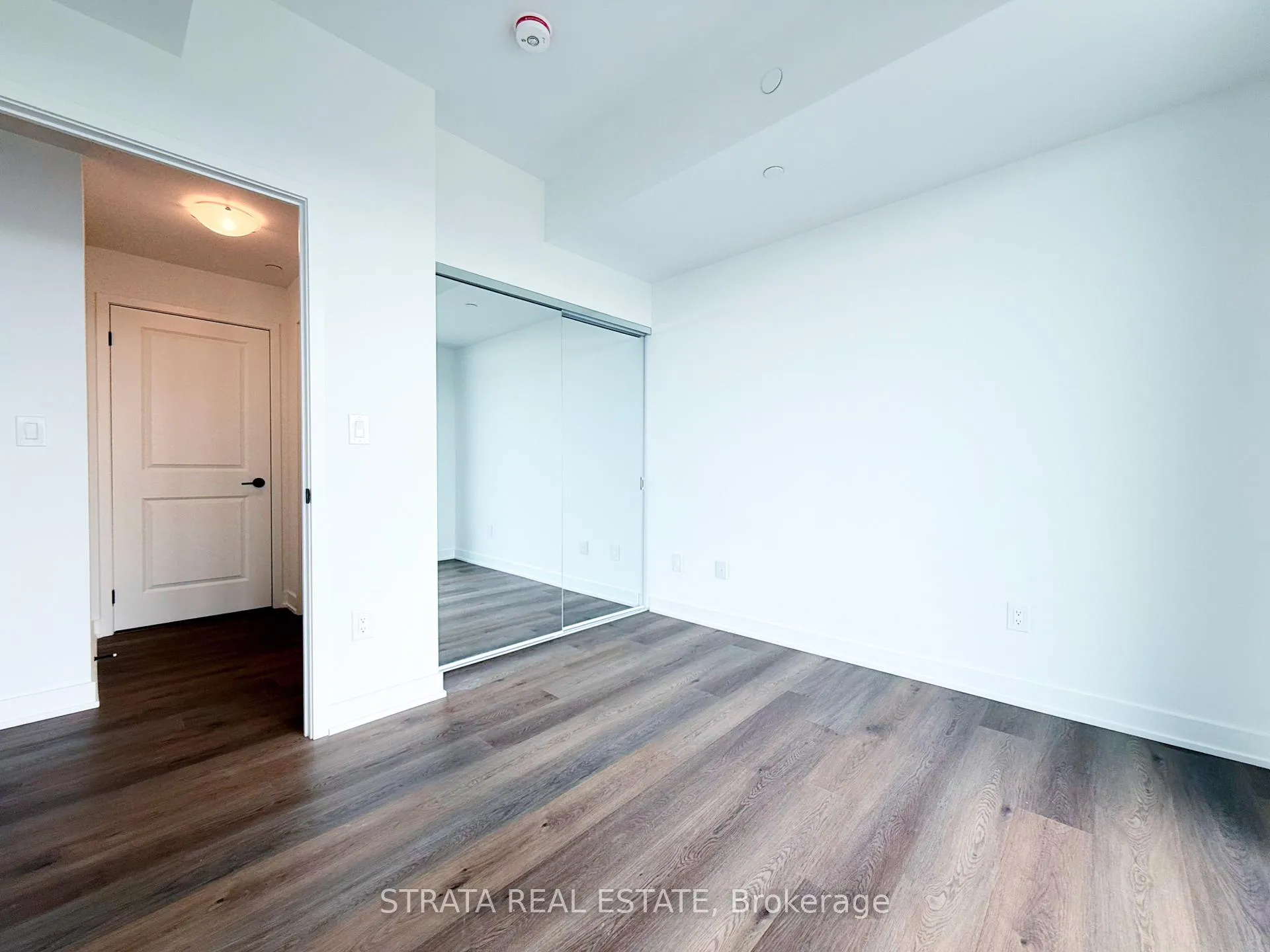 Photo 9 of Unit 1601, 2075 Lakeshore Road, Burlington, Brant — HOMEH