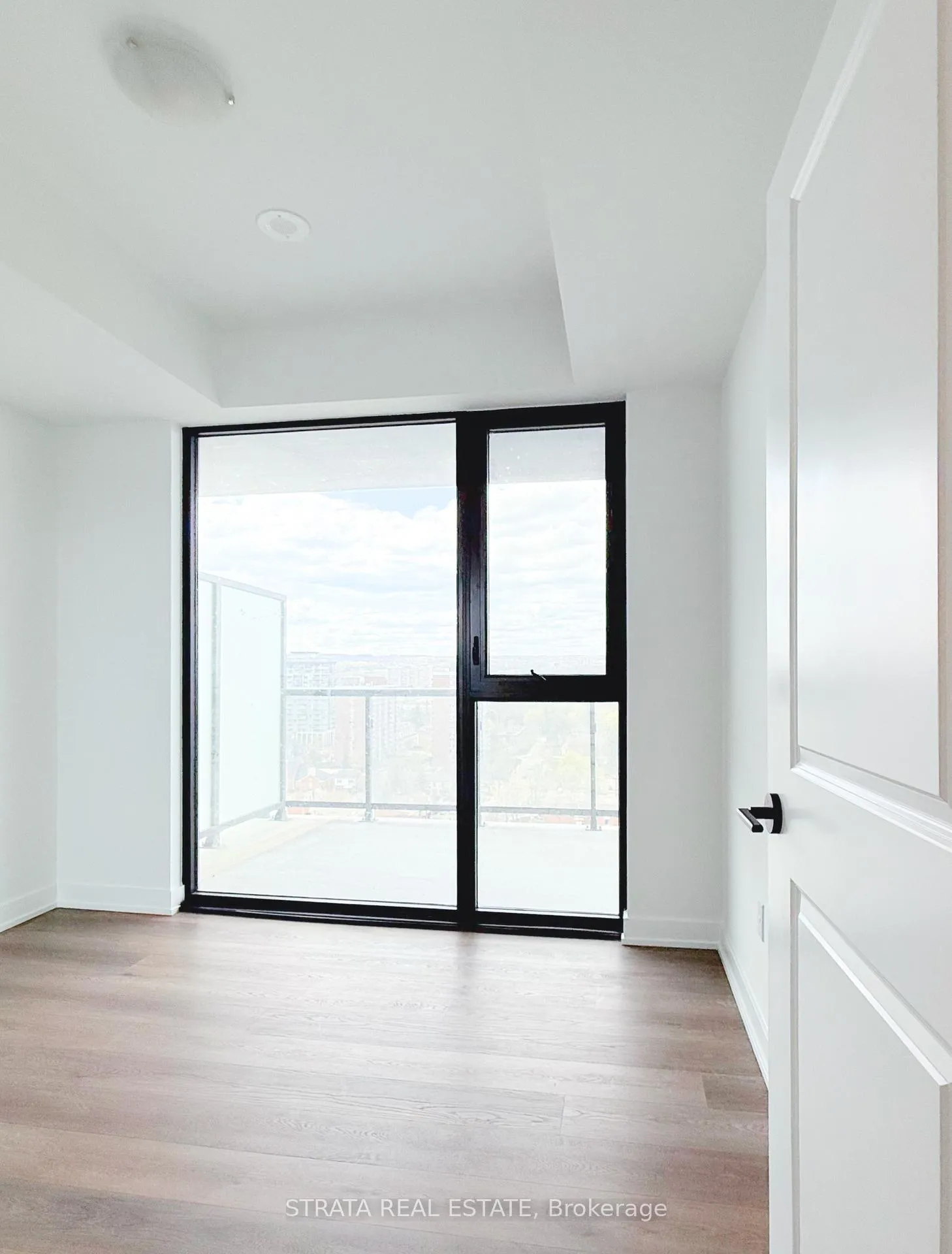 Photo 10 of Unit 1601, 2075 Lakeshore Road, Burlington, Brant — HOMEH