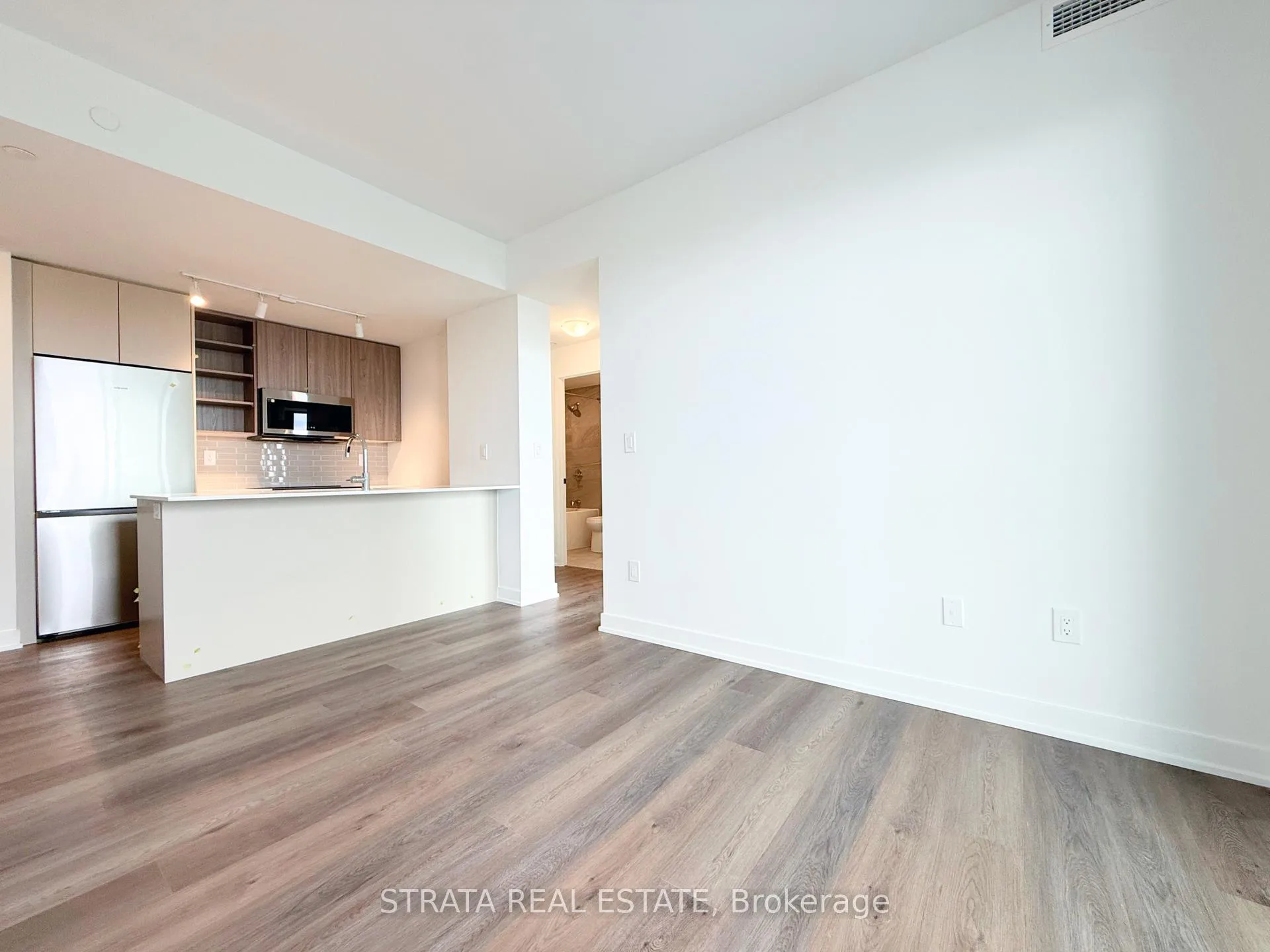 Photo 11 of Unit 1601, 2075 Lakeshore Road, Burlington, Brant — HOMEH