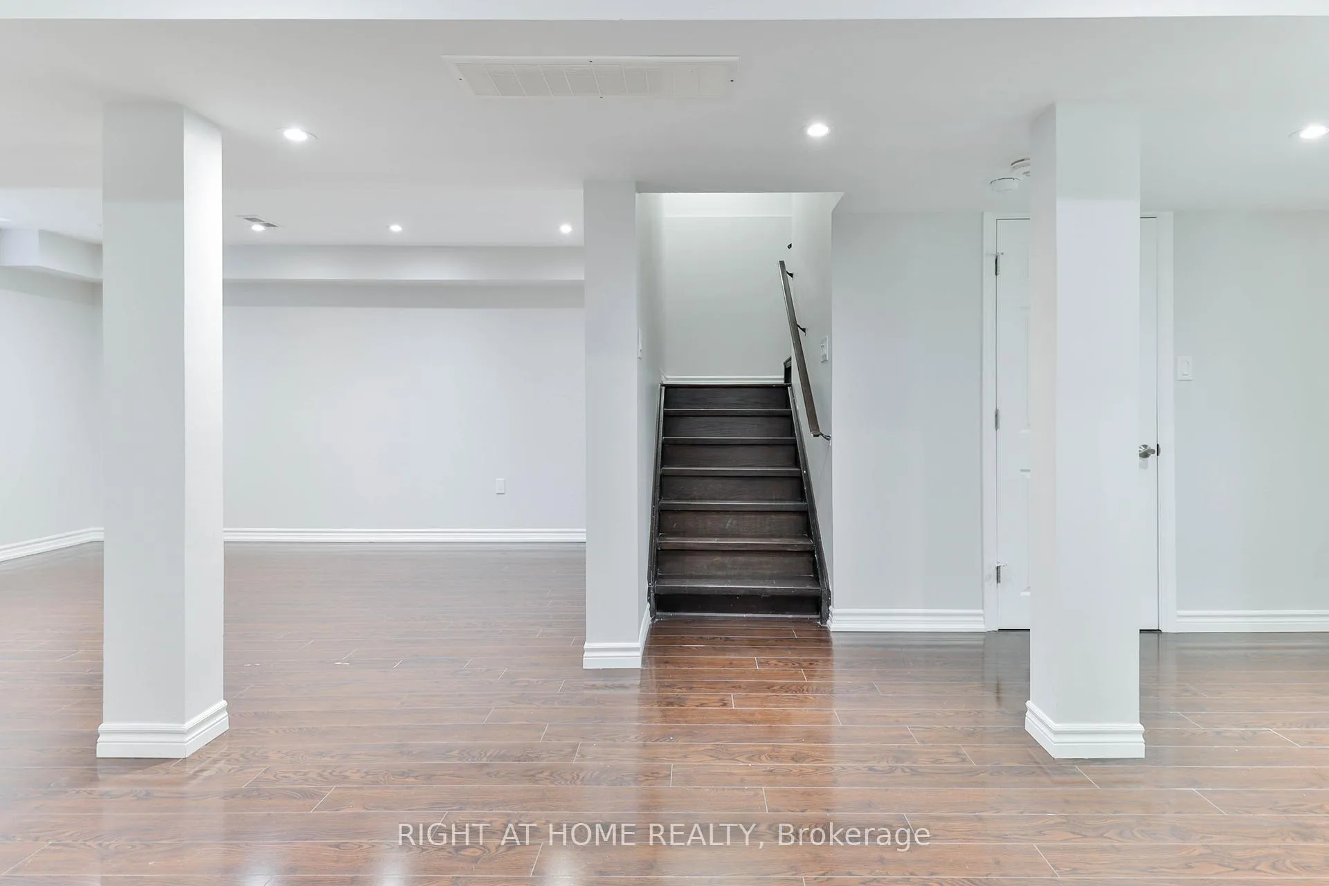 Photo 7 of Unit Bsmt, 186 Cosgrove Drive, Oshawa, Windfields — HOMEH