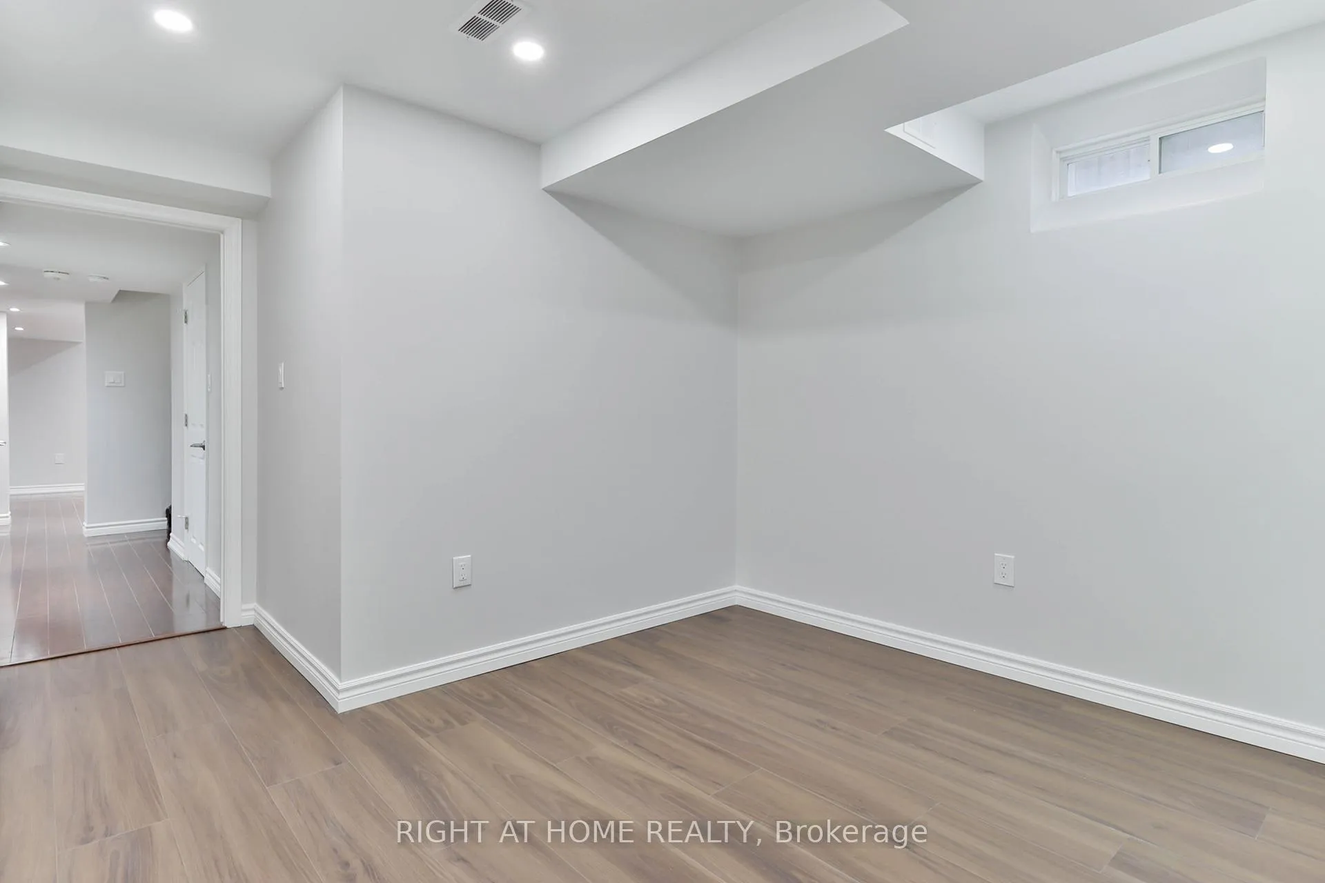 Photo 17 of Unit Bsmt, 186 Cosgrove Drive, Oshawa, Windfields — HOMEH
