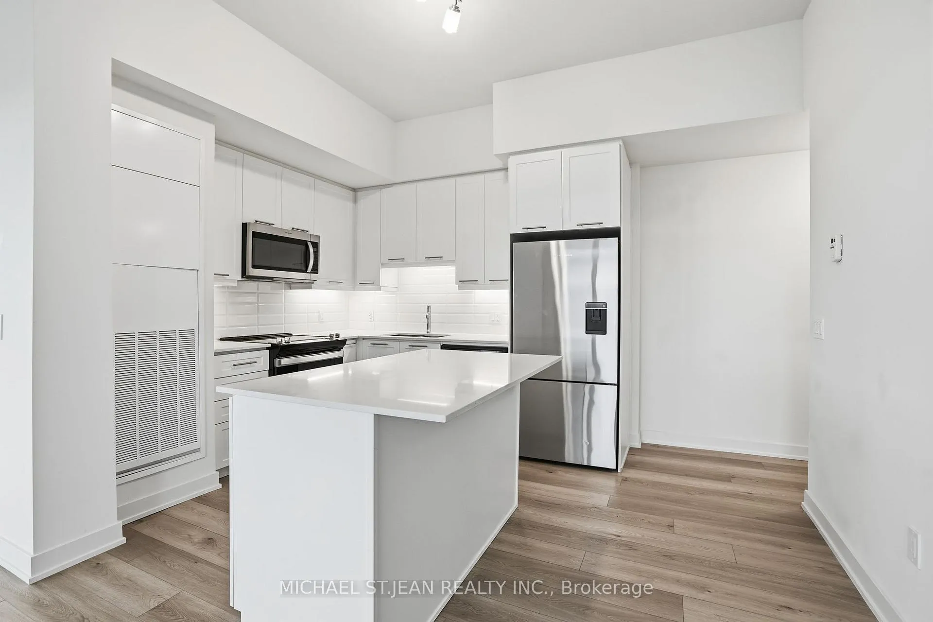 Photo 10 of Unit 402, 385 Winston Road, Grimsby, Grimsby Beach — HOMEH
