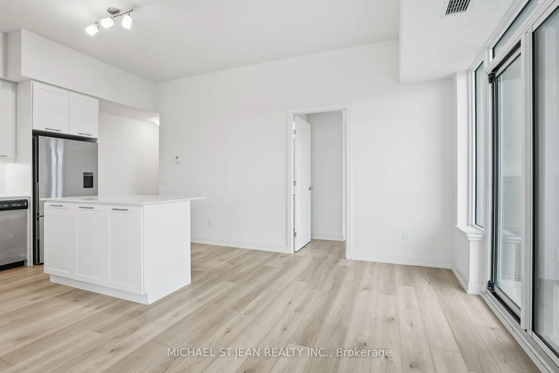 Photo 15 of Unit 402, 385 Winston Road, Grimsby, Grimsby Beach — HOMEH