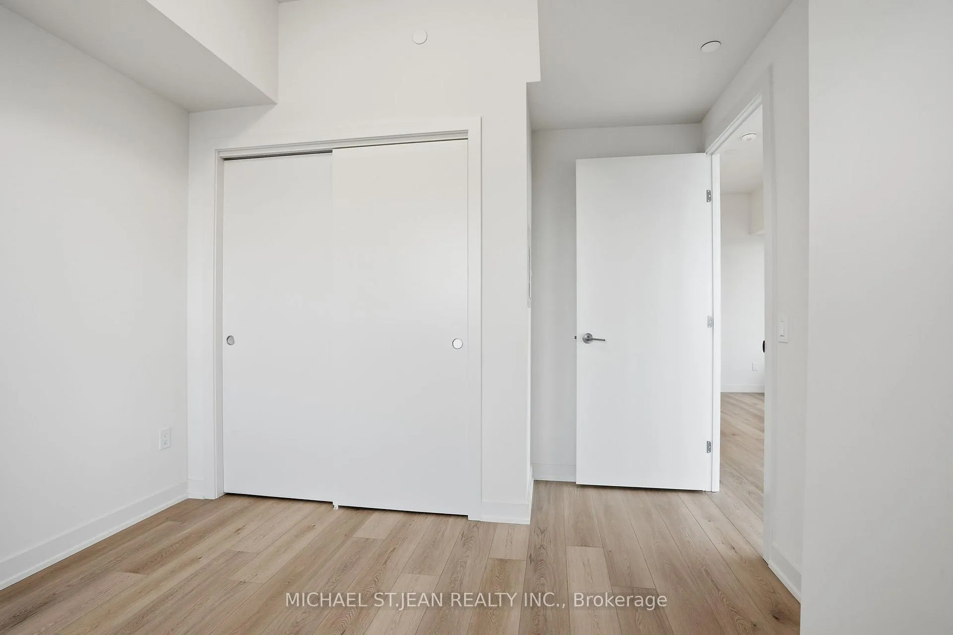 Photo 21 of Unit 402, 385 Winston Road, Grimsby, Grimsby Beach — HOMEH
