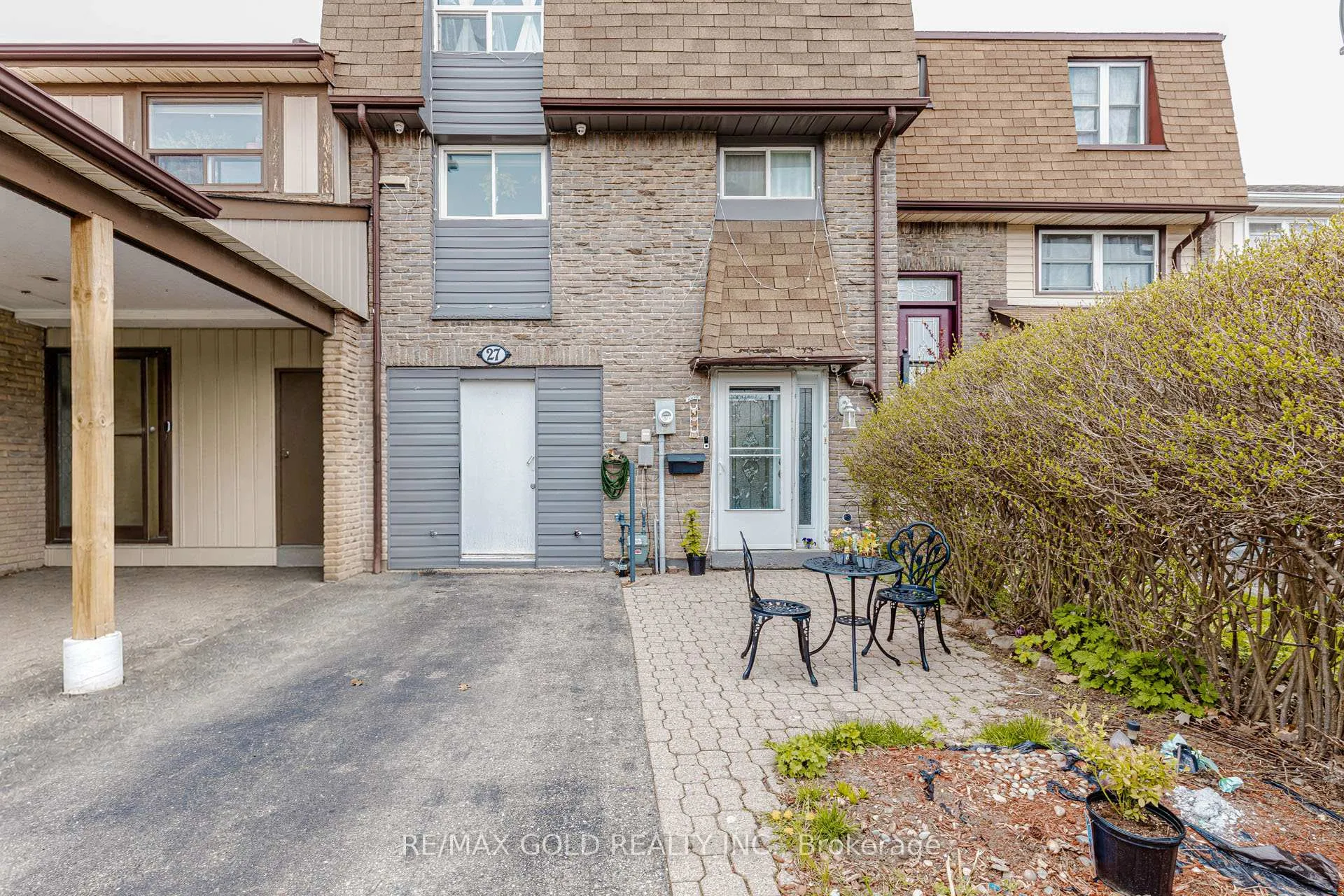 Photo 2 of 27 Fanshawe Drive, Brampton, Heart Lake West — HOMEH