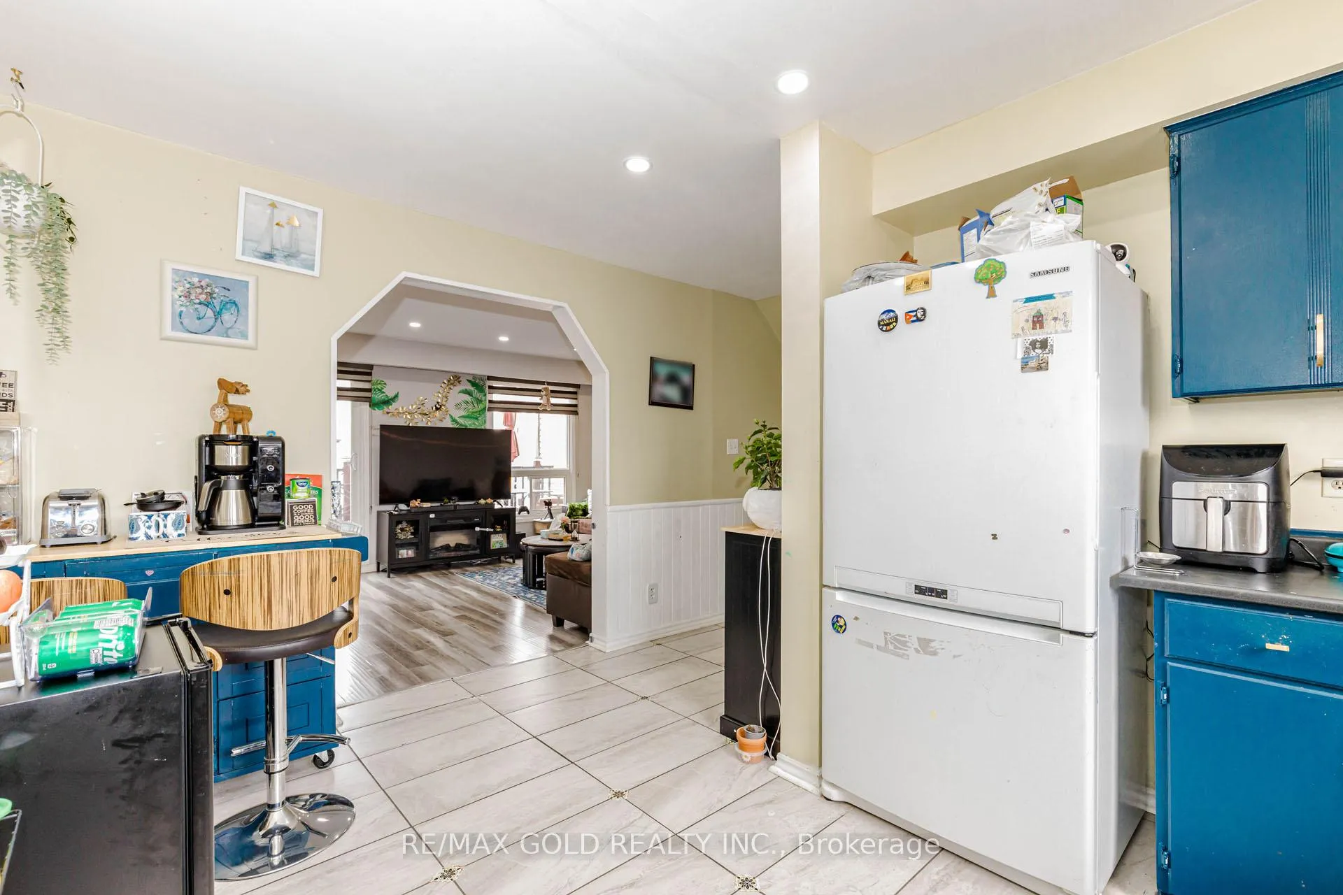 Photo 10 of 27 Fanshawe Drive, Brampton, Heart Lake West — HOMEH