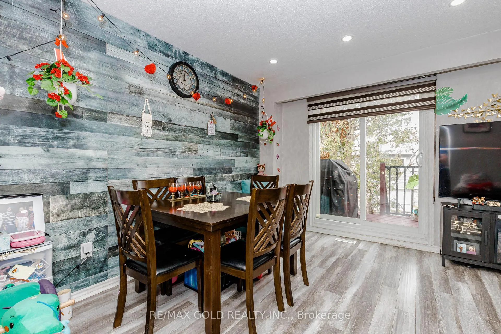 Photo 13 of 27 Fanshawe Drive, Brampton, Heart Lake West — HOMEH