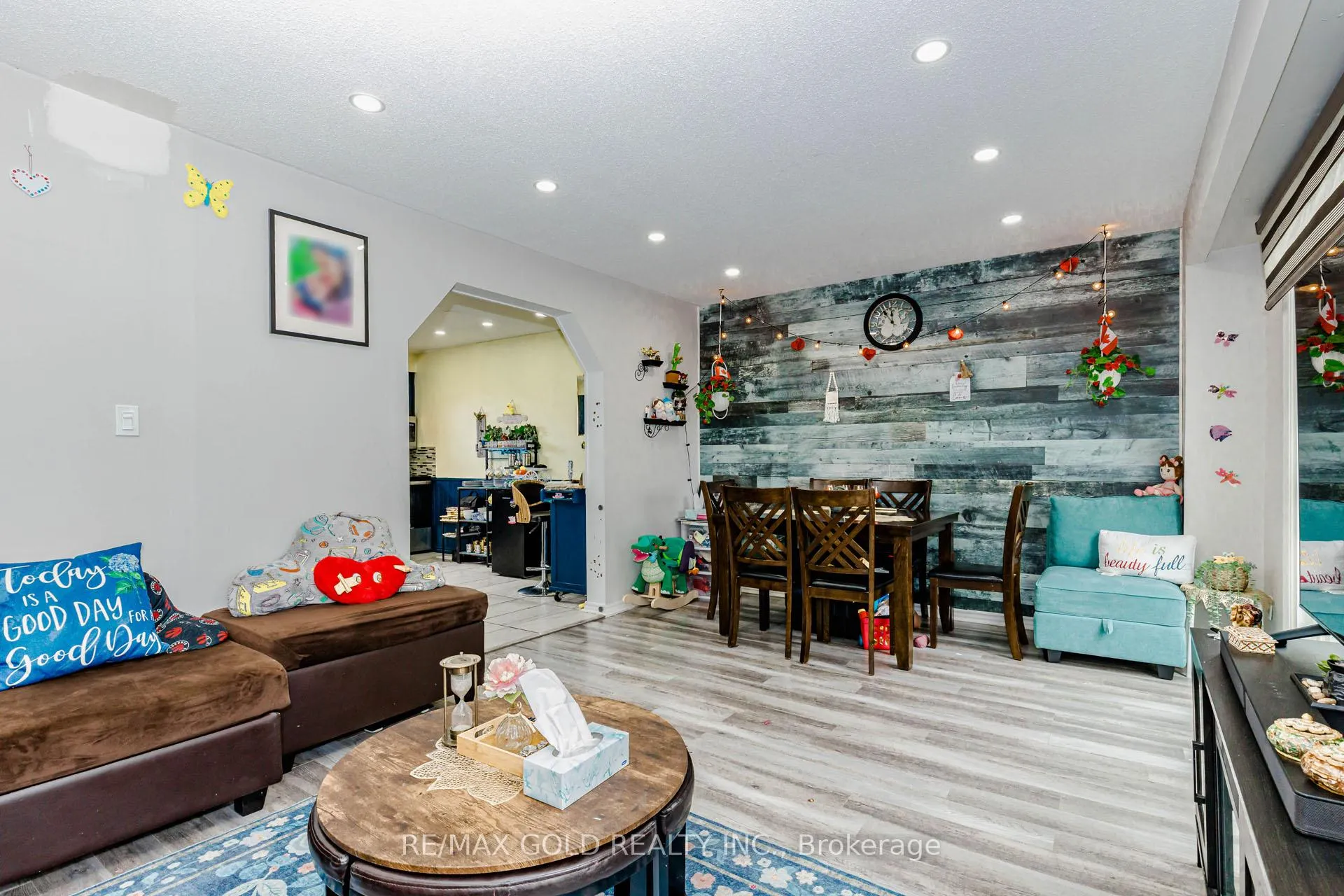 Photo 16 of 27 Fanshawe Drive, Brampton, Heart Lake West — HOMEH