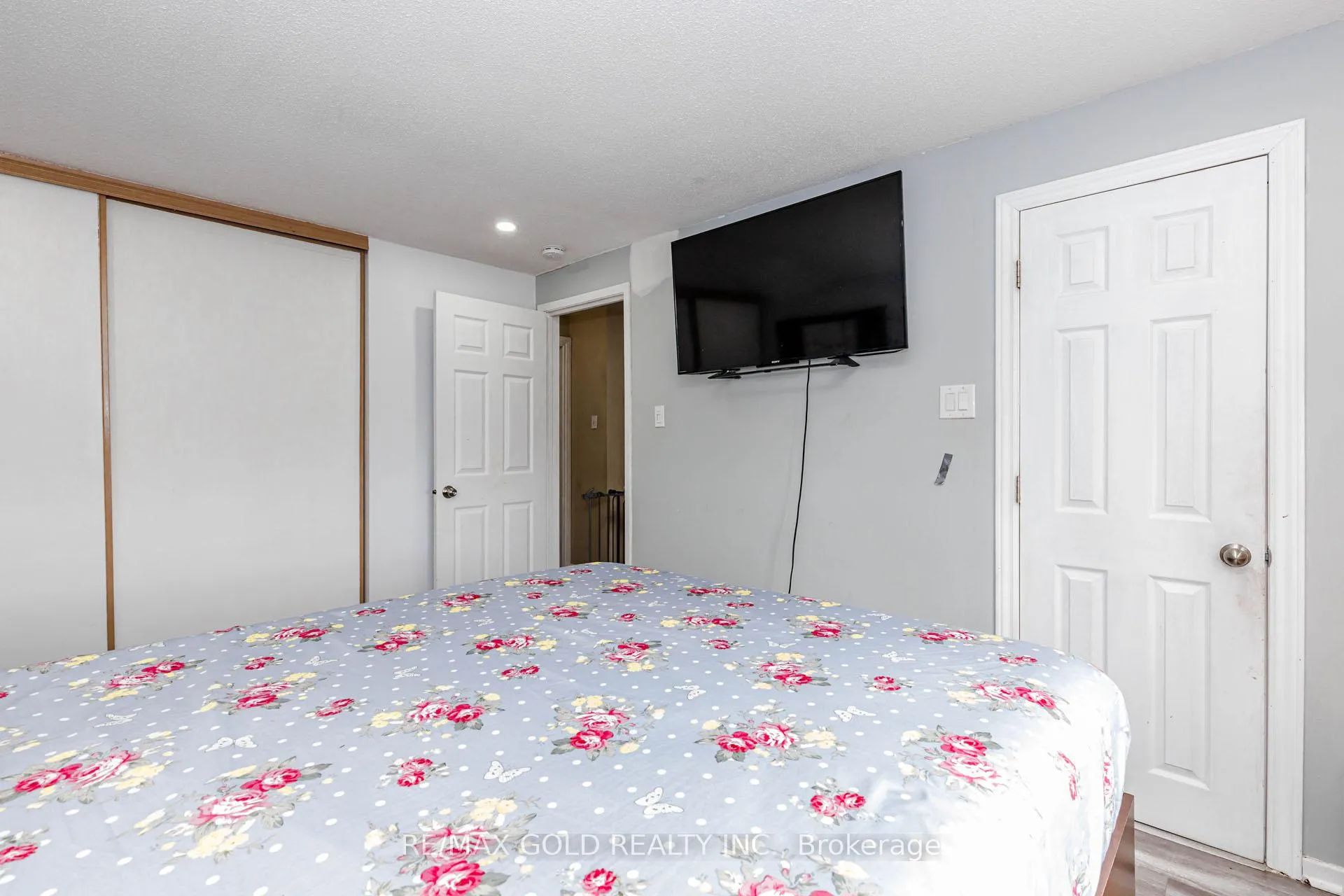 Photo 23 of 27 Fanshawe Drive, Brampton, Heart Lake West — HOMEH