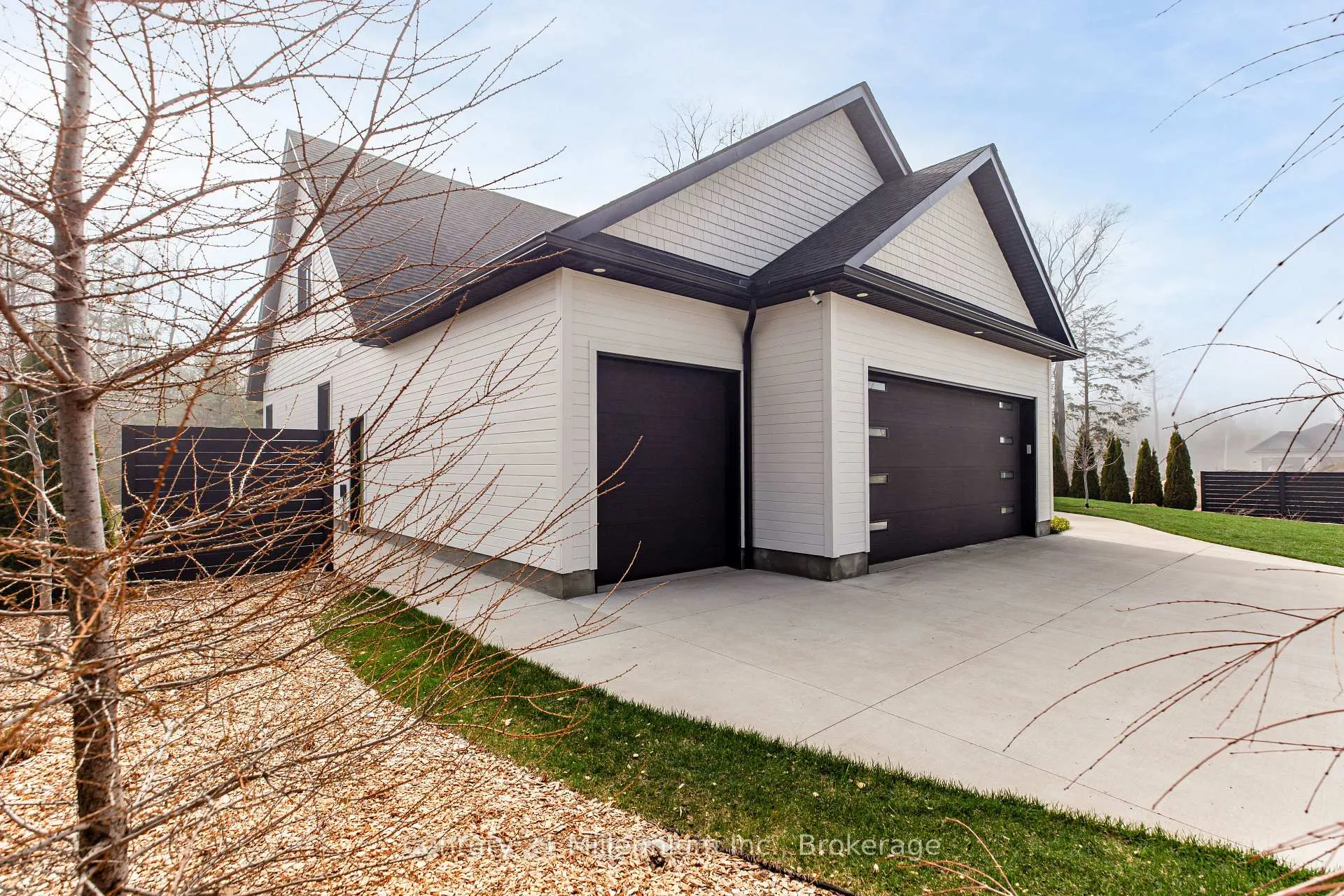 Photo 2 of 8 Sunset Place, Huron-Kinloss — HOMEH