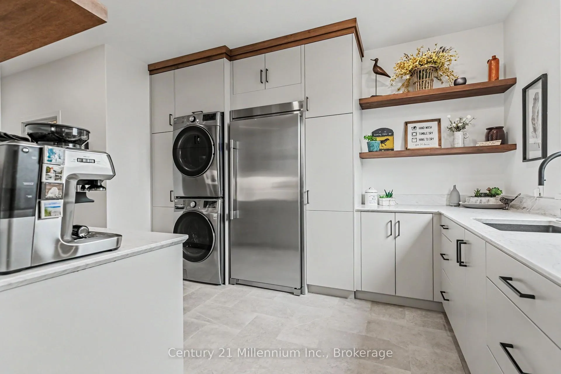 Photo 25 of 8 Sunset Place, Huron-Kinloss — HOMEH