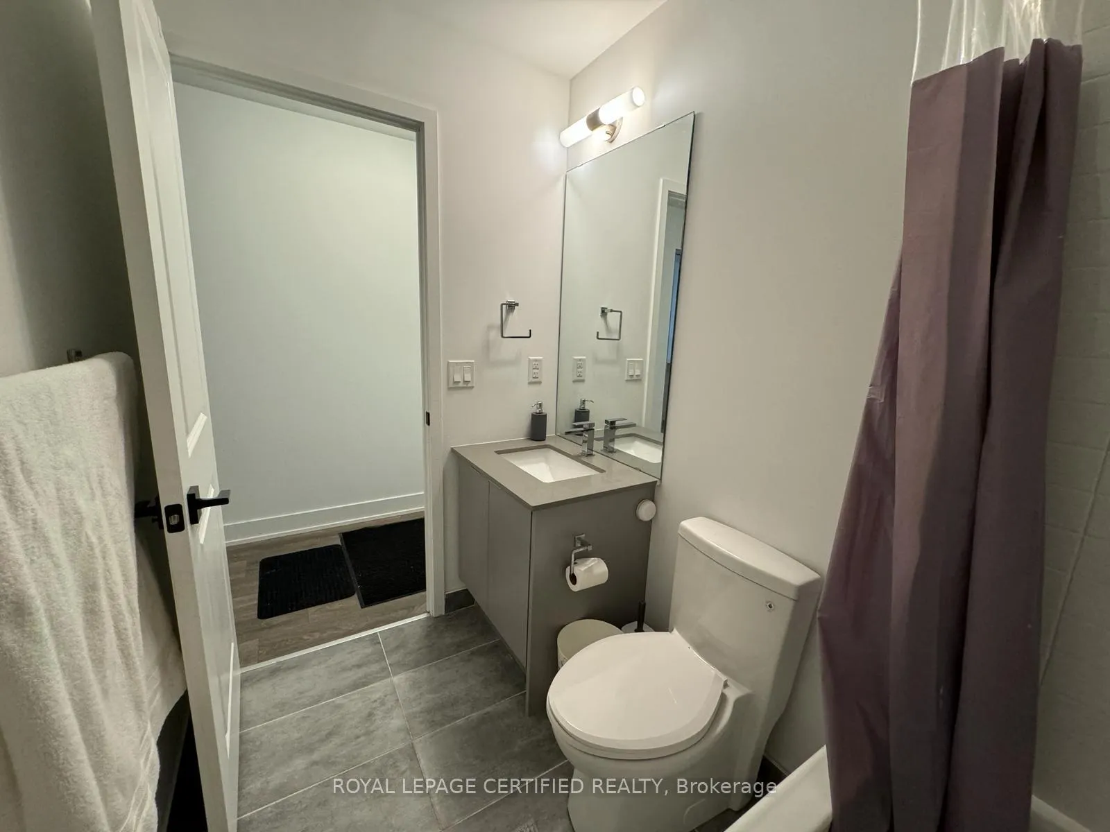 Photo 4 of Unit 608, 2481 Taunton Road, Oakville, River Oaks — HOMEH