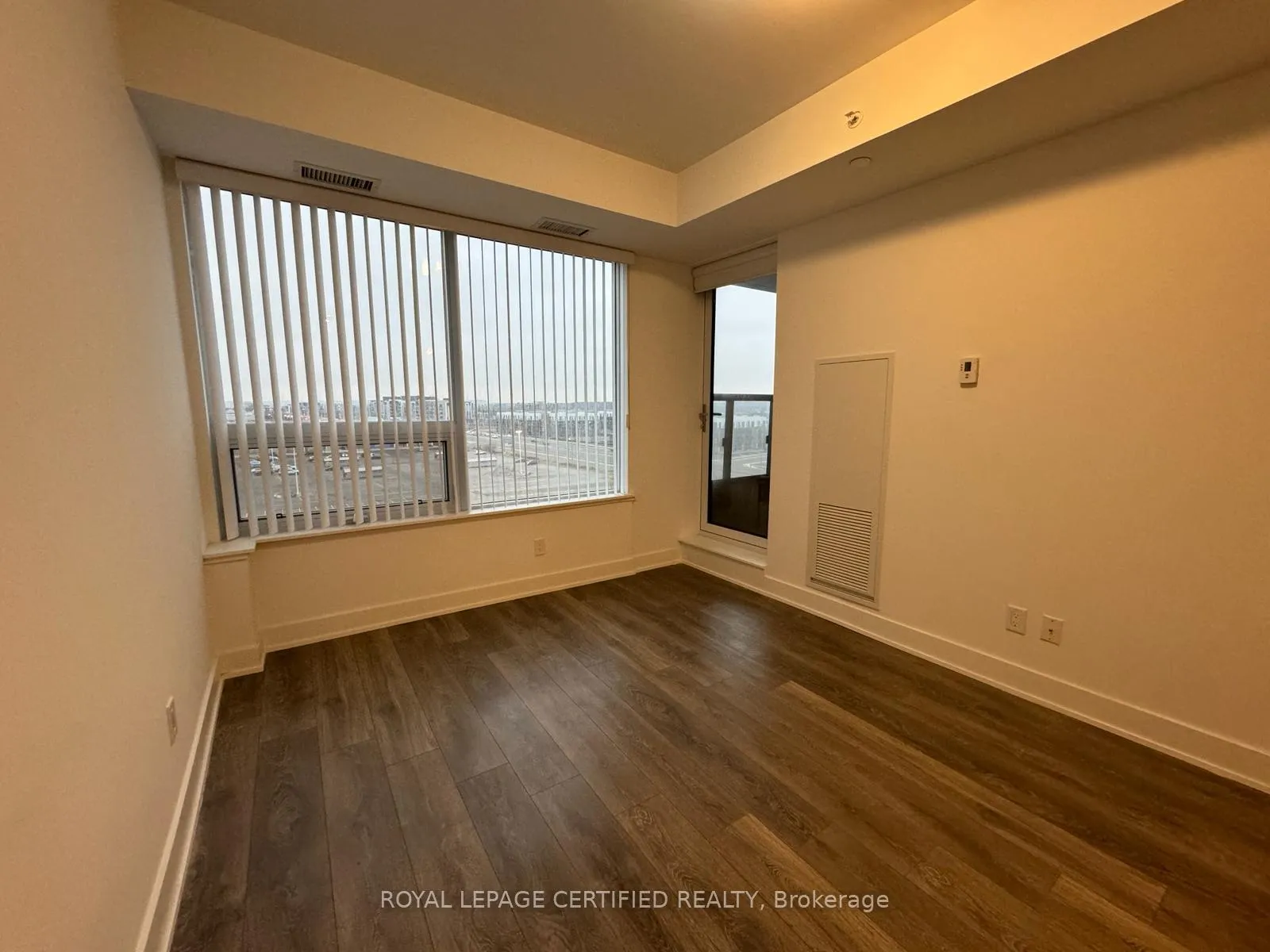 Photo 11 of Unit 608, 2481 Taunton Road, Oakville, River Oaks — HOMEH
