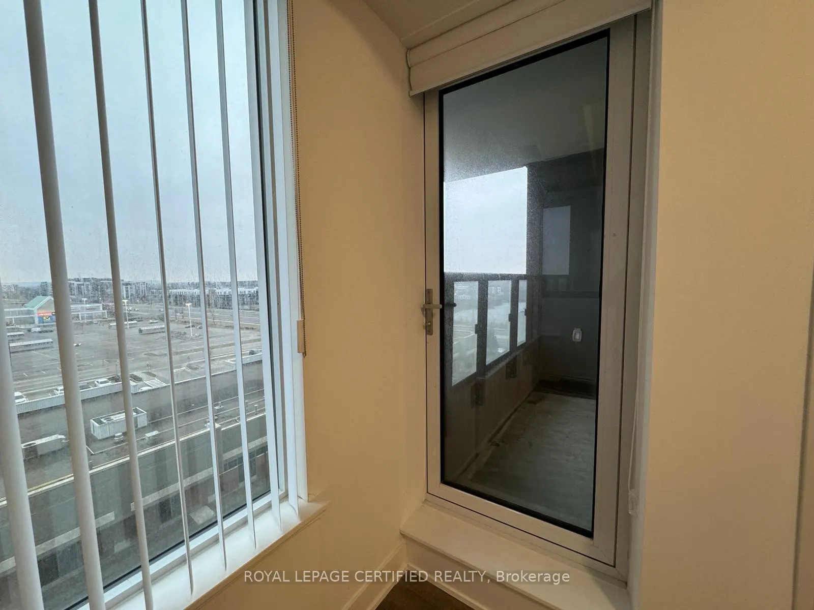 Photo 12 of Unit 608, 2481 Taunton Road, Oakville, River Oaks — HOMEH