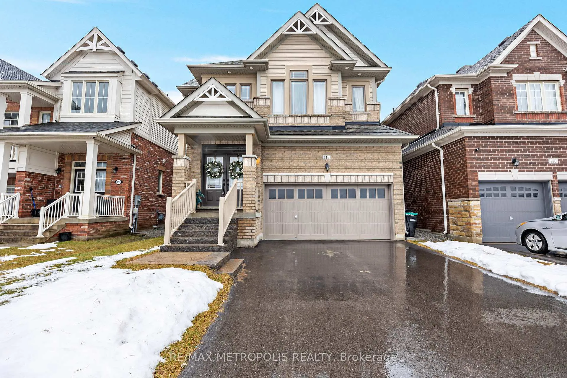 Photo 2 of 118 Lorne Thomas Place, New Tecumseth, Rural New Tecumseth — HOMEH