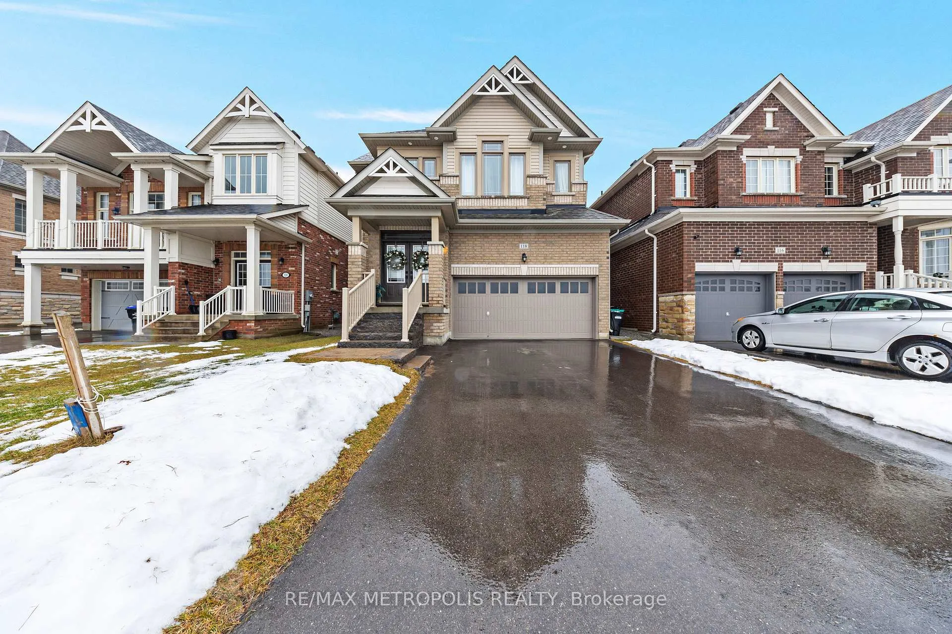 Photo 3 of 118 Lorne Thomas Place, New Tecumseth, Rural New Tecumseth — HOMEH