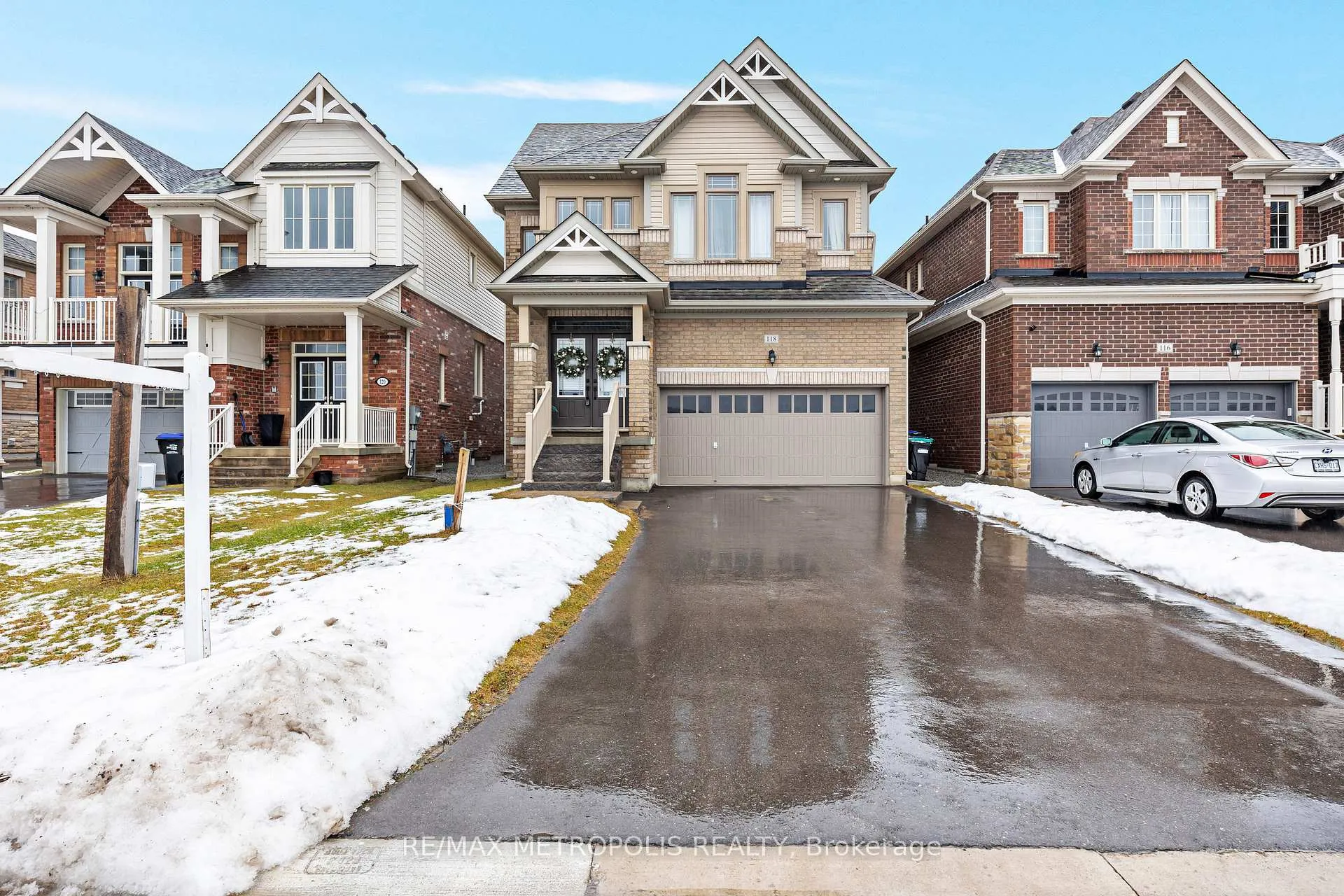 Photo 4 of 118 Lorne Thomas Place, New Tecumseth, Rural New Tecumseth — HOMEH