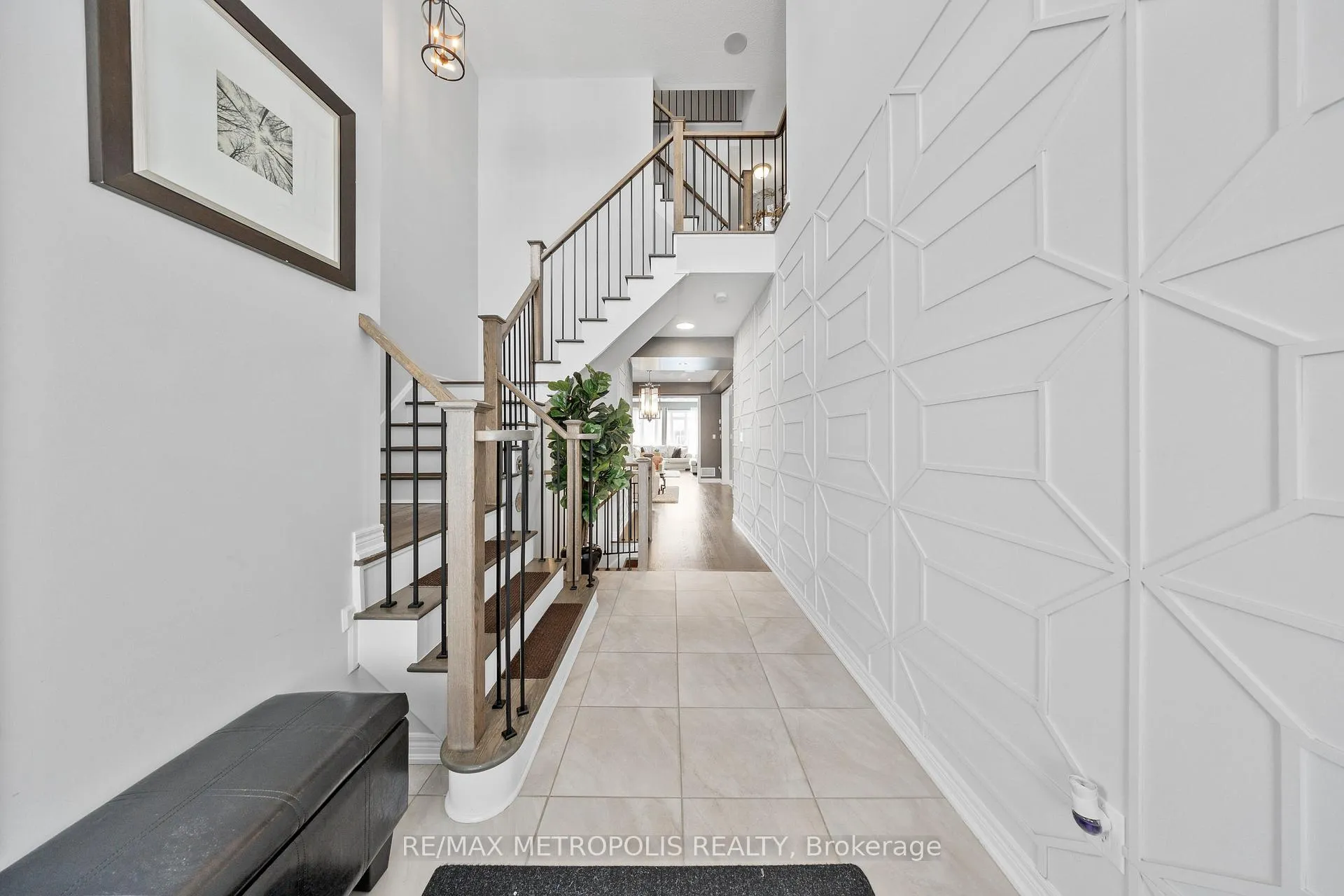 Photo 7 of 118 Lorne Thomas Place, New Tecumseth, Rural New Tecumseth — HOMEH