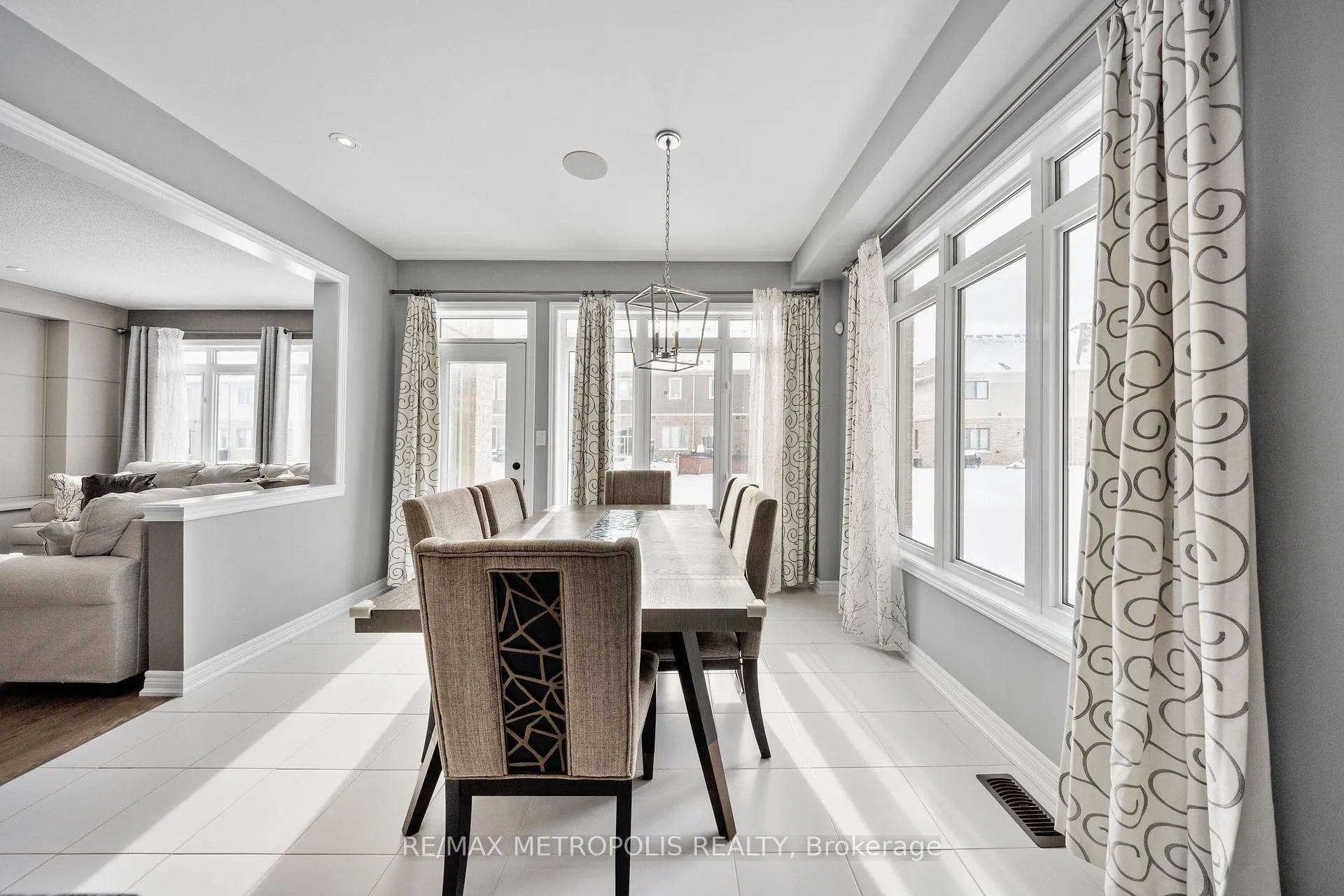 Photo 20 of 118 Lorne Thomas Place, New Tecumseth, Rural New Tecumseth — HOMEH