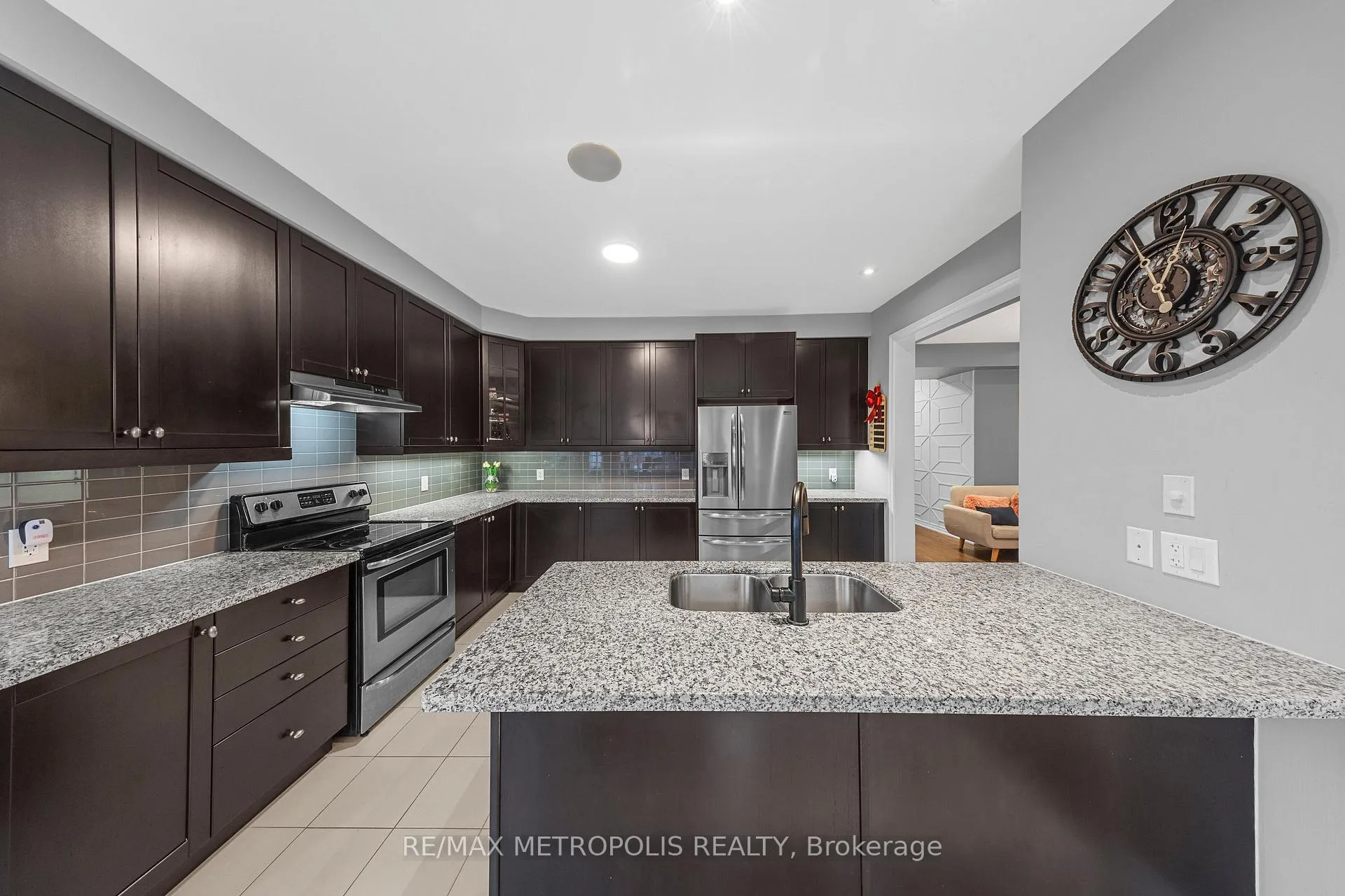 Photo 23 of 118 Lorne Thomas Place, New Tecumseth, Rural New Tecumseth — HOMEH
