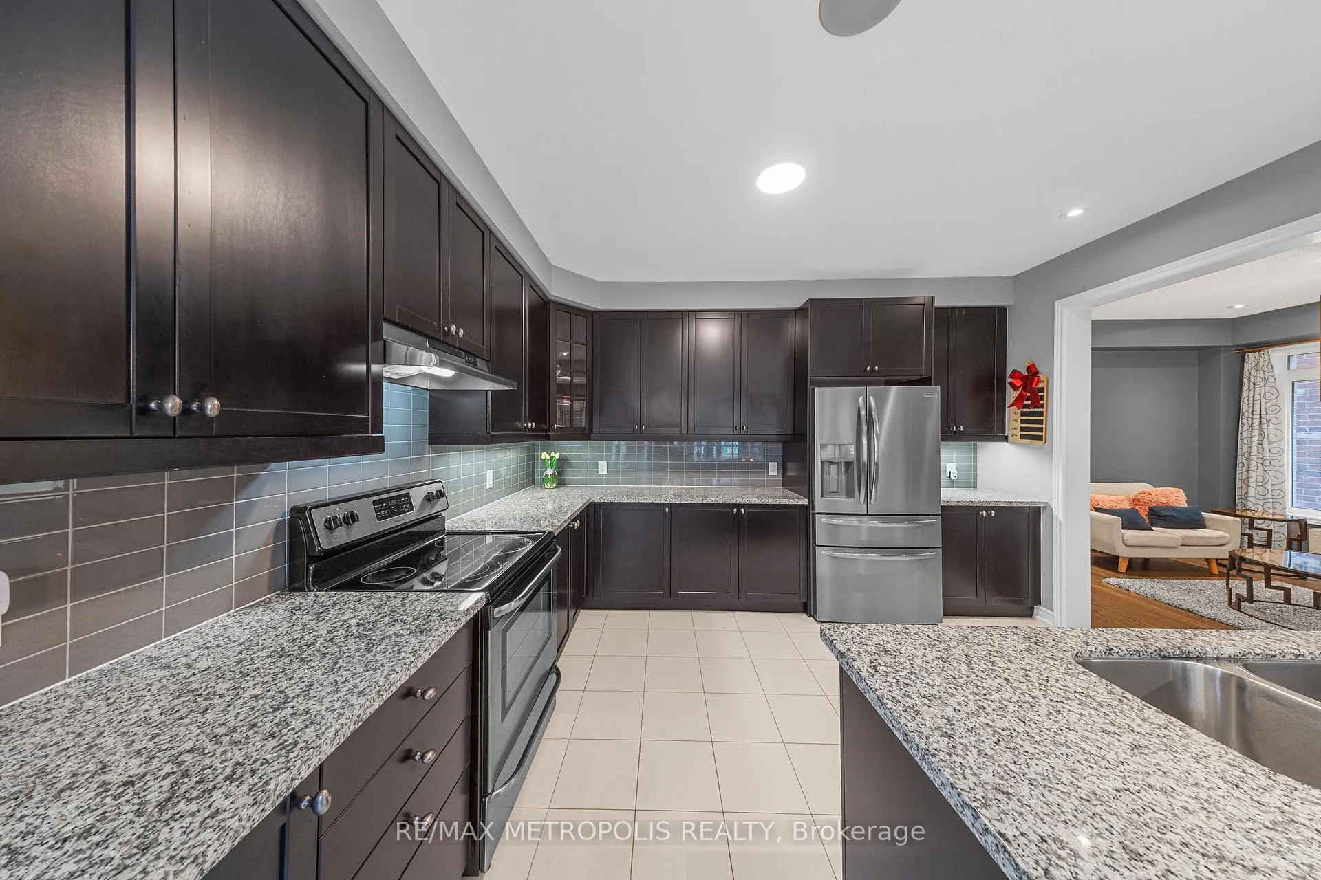 Photo 24 of 118 Lorne Thomas Place, New Tecumseth, Rural New Tecumseth — HOMEH