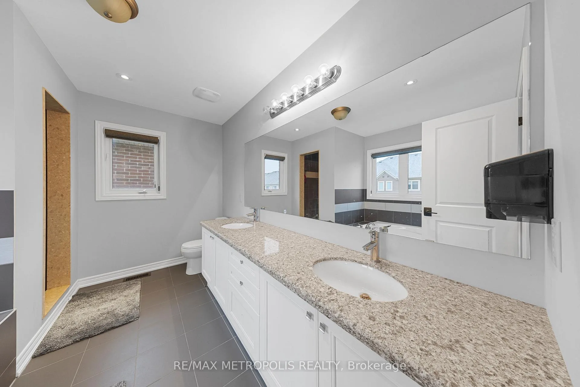Photo 37 of 118 Lorne Thomas Place, New Tecumseth, Rural New Tecumseth — HOMEH