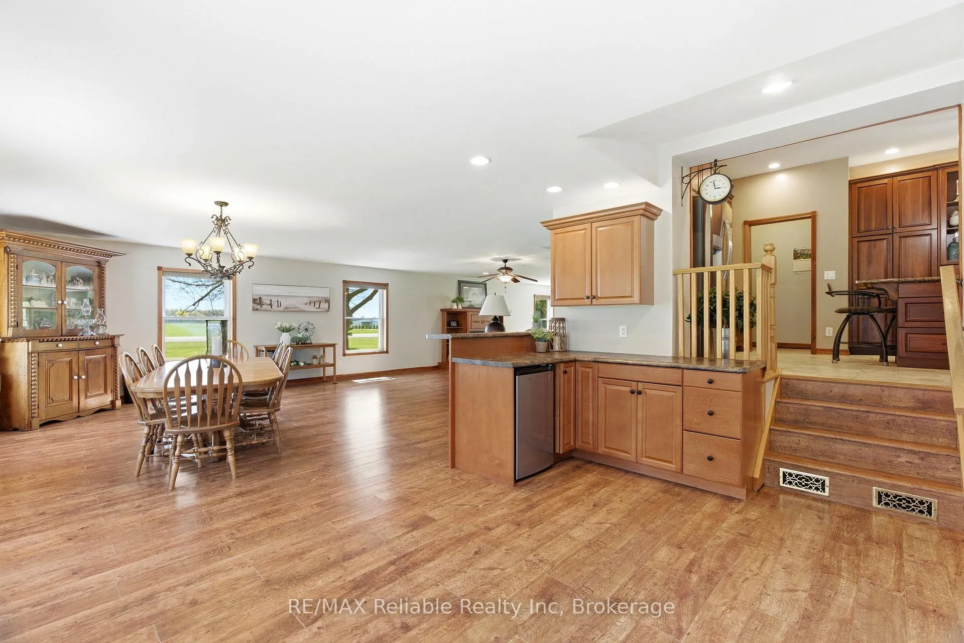 Photo 9 of 42308 Blyth Road, Huron East, Grey — HOMEH